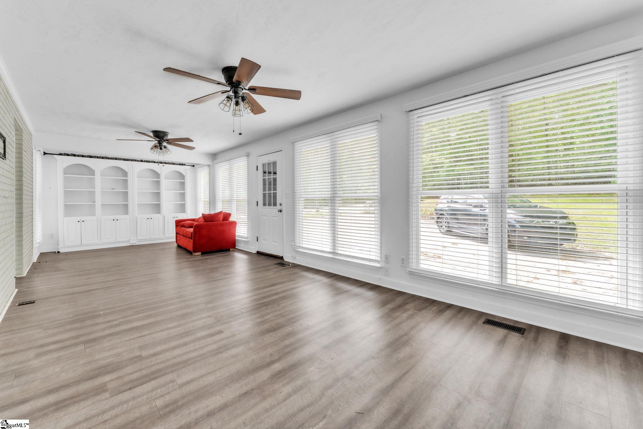 4921 S Pine Street Spartanburg, SC 29302