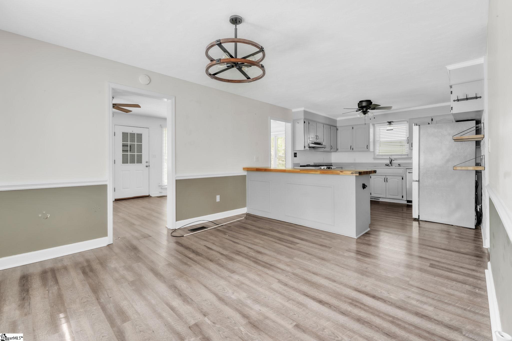 4921 S Pine Street Spartanburg, SC 29302