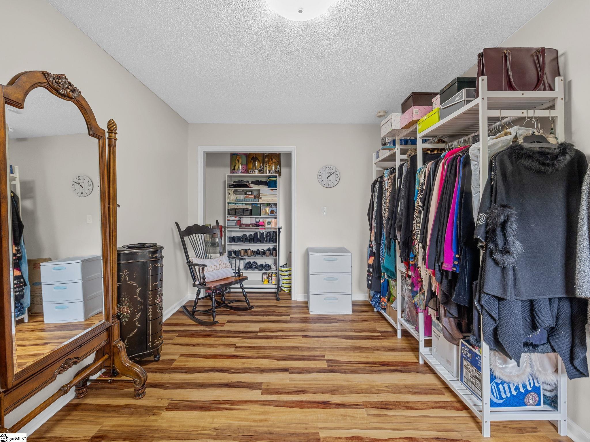 410 Thornhill Drive Spartanburg, SC 29301