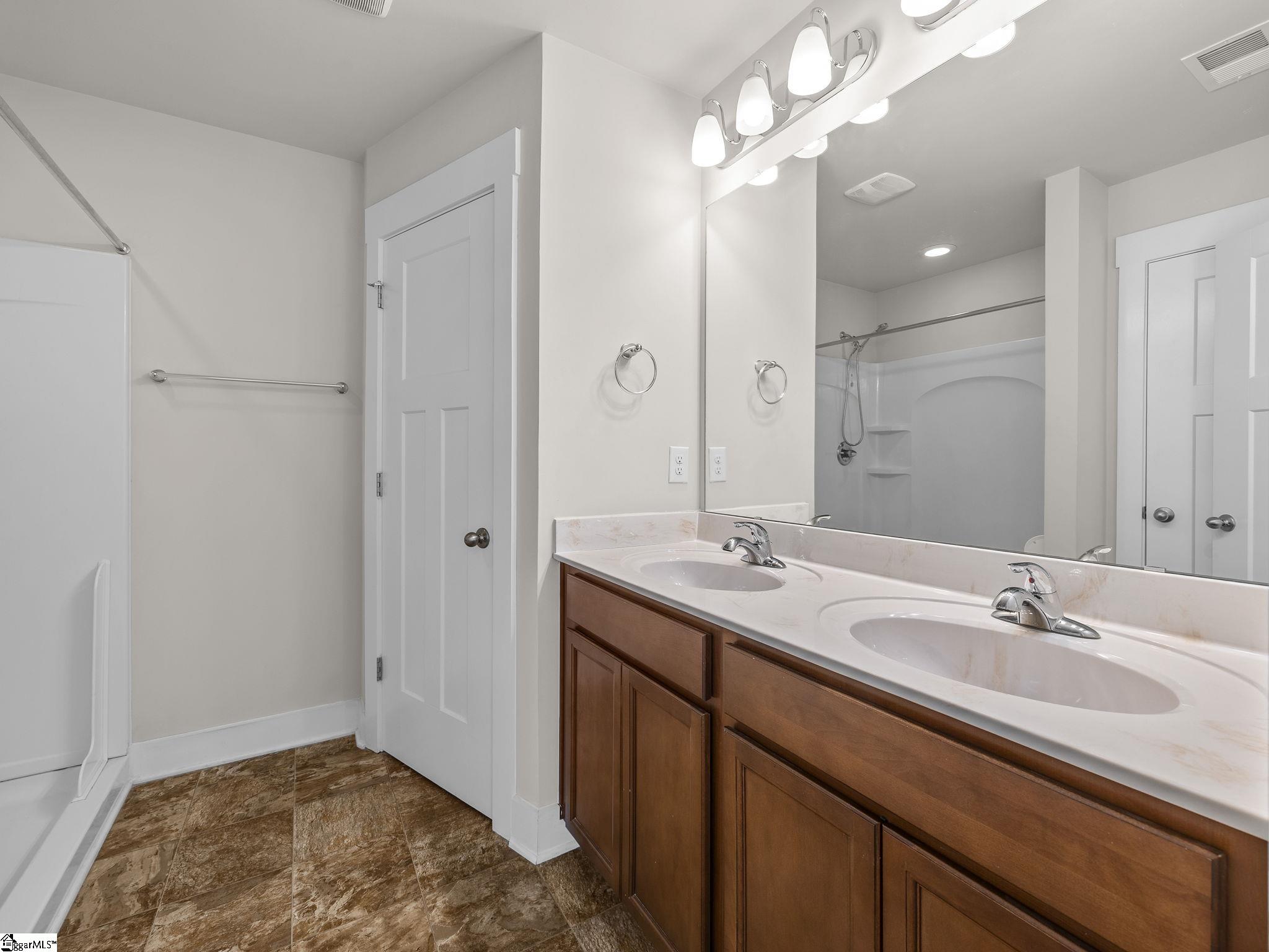 224 Keaton Court Spartanburg, SC 29301