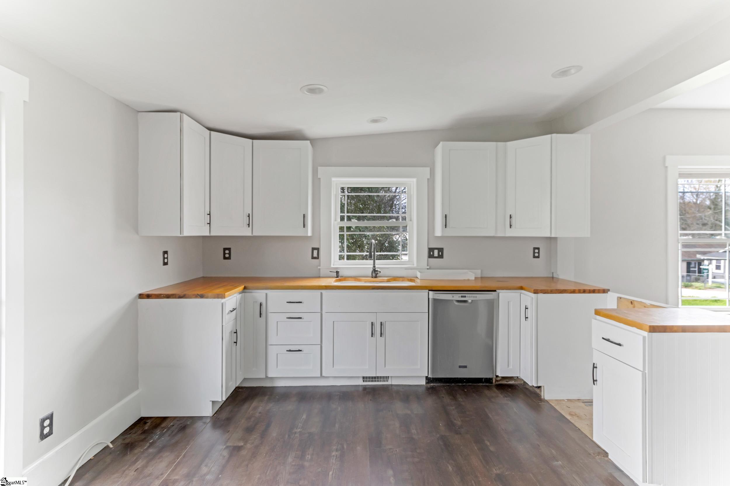 211 Minus Street Greenville, SC 29601
