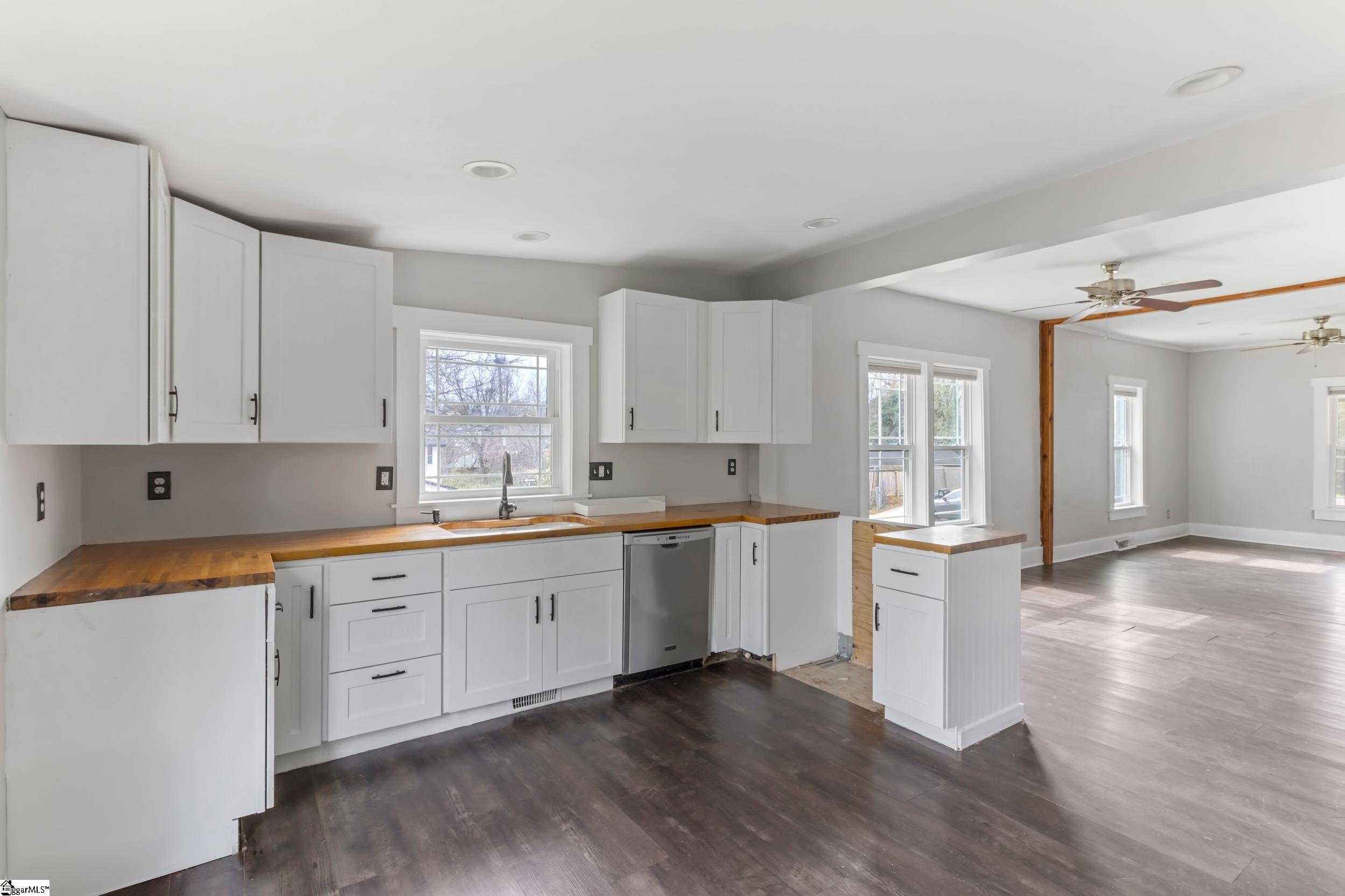 211 Minus Street Greenville, SC 29601