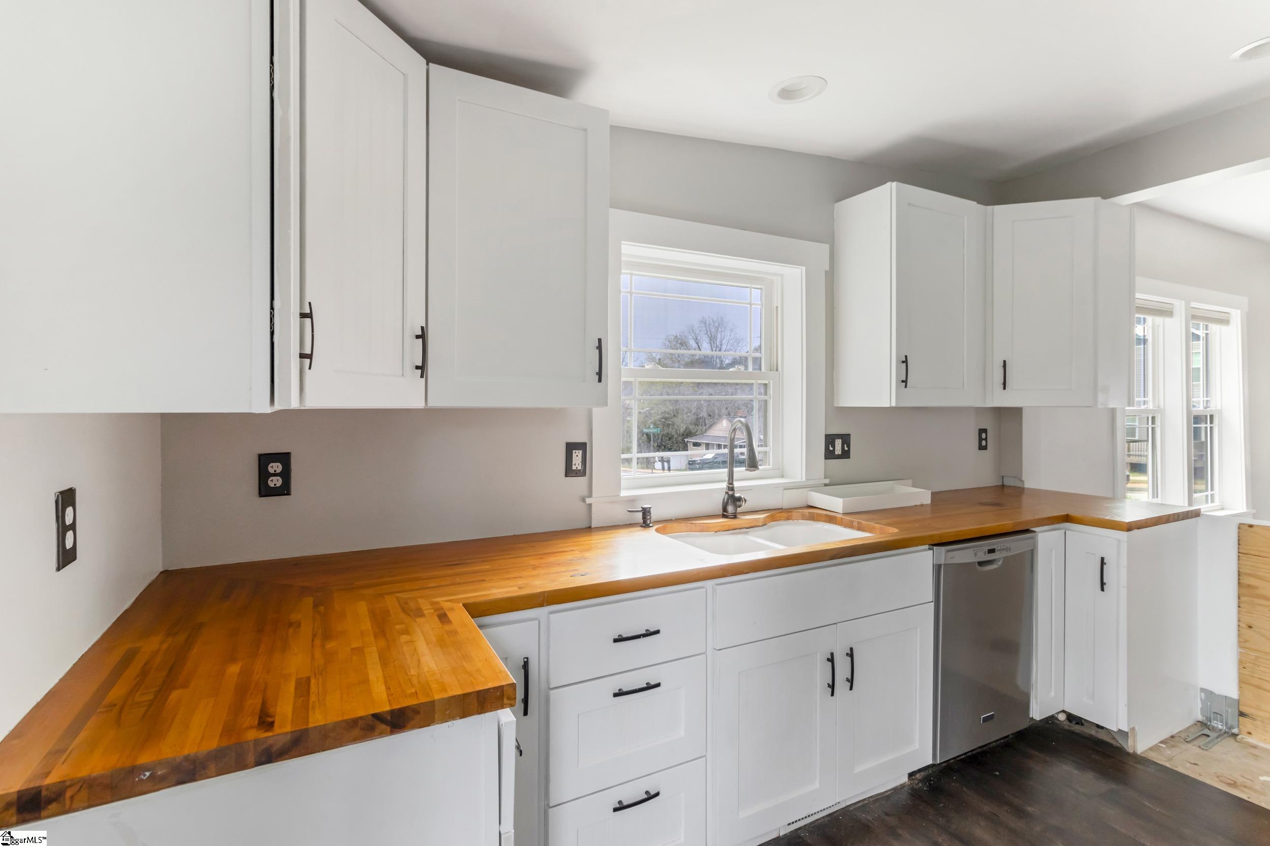 211 Minus Street Greenville, SC 29601