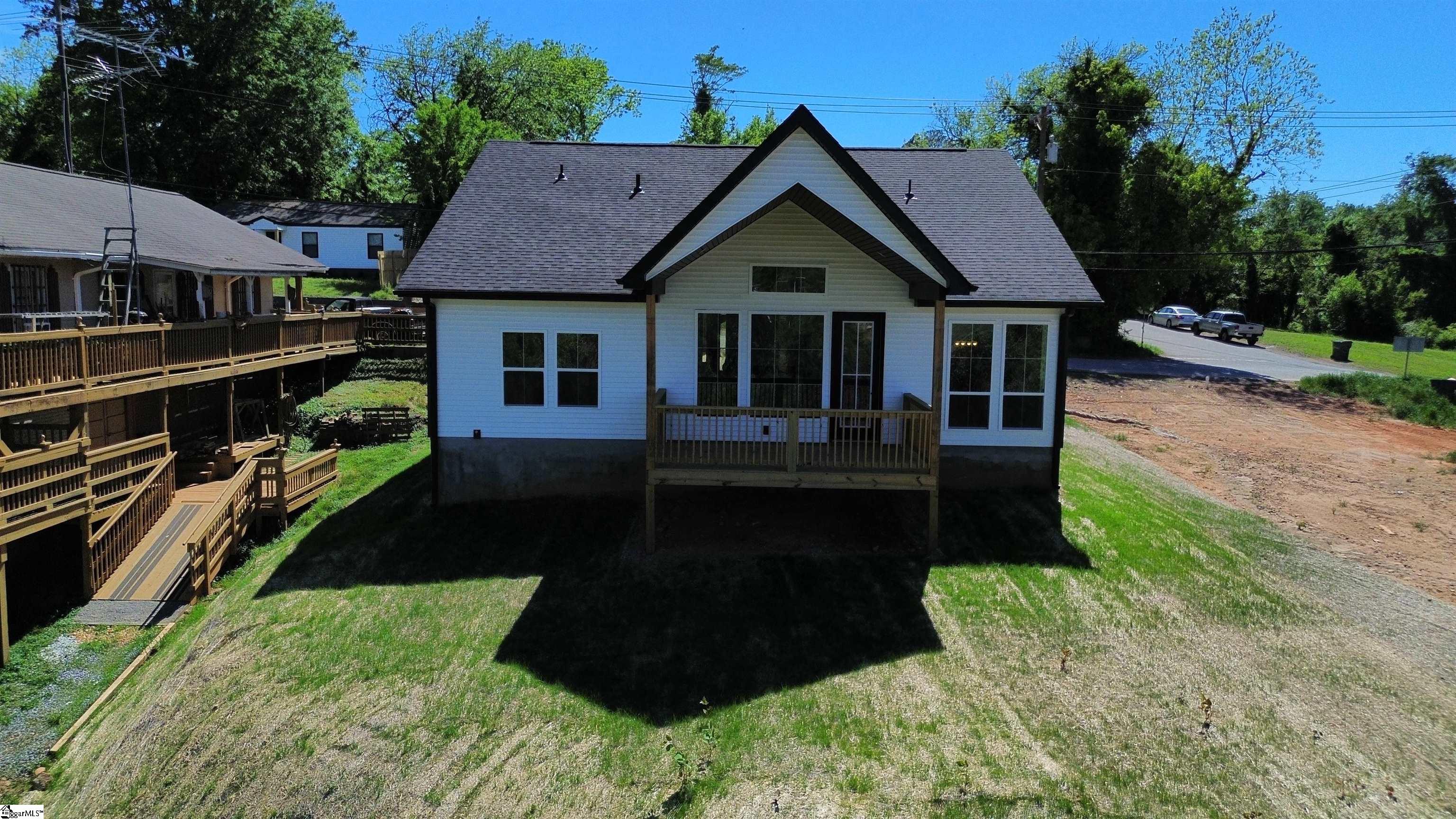 193 W Wood Street Spartanburg, SC 29303