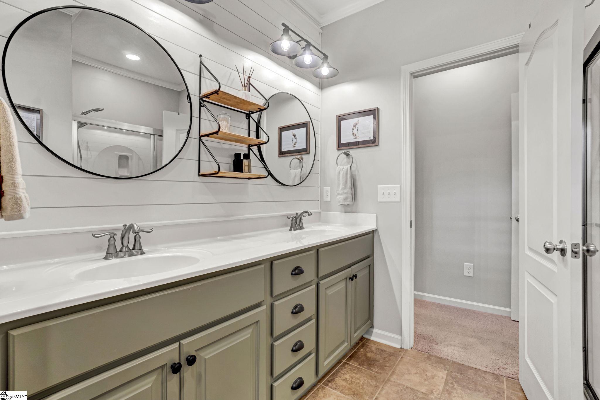 819 Asheton Commons Lane Simpsonville, SC 29681