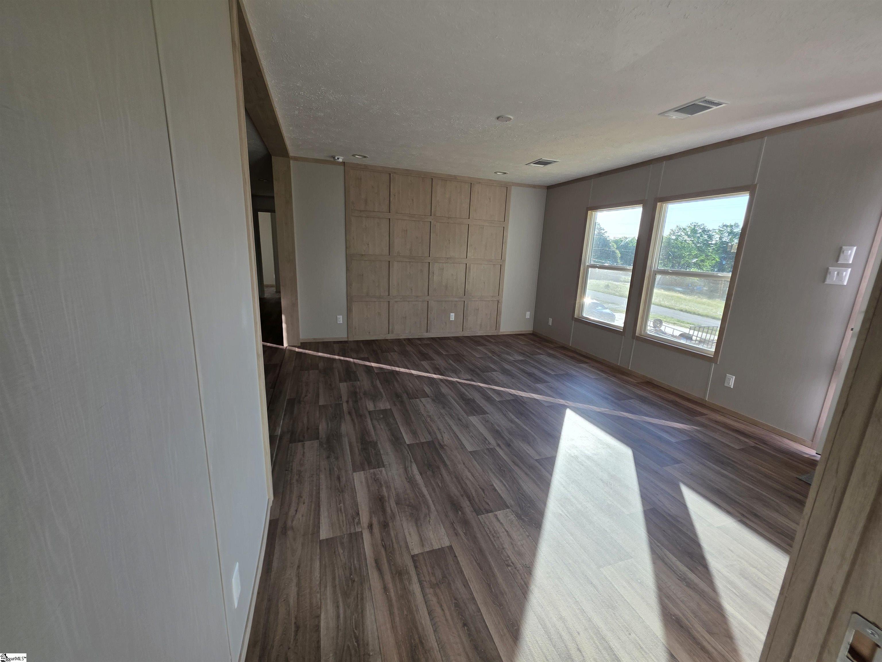 6 Pittman Drive Greenville, SC 29609