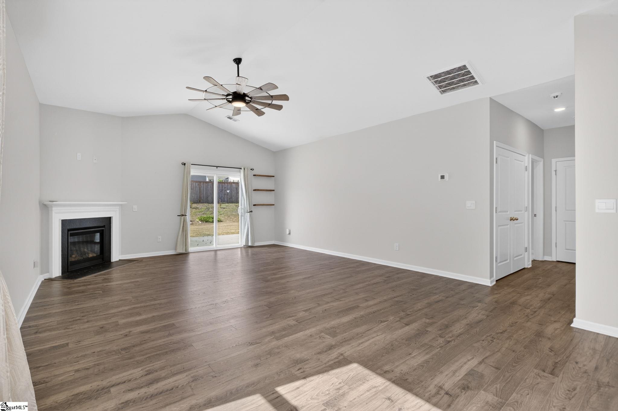 1095 Longstone Way Spartanburg, SC 29306-7101