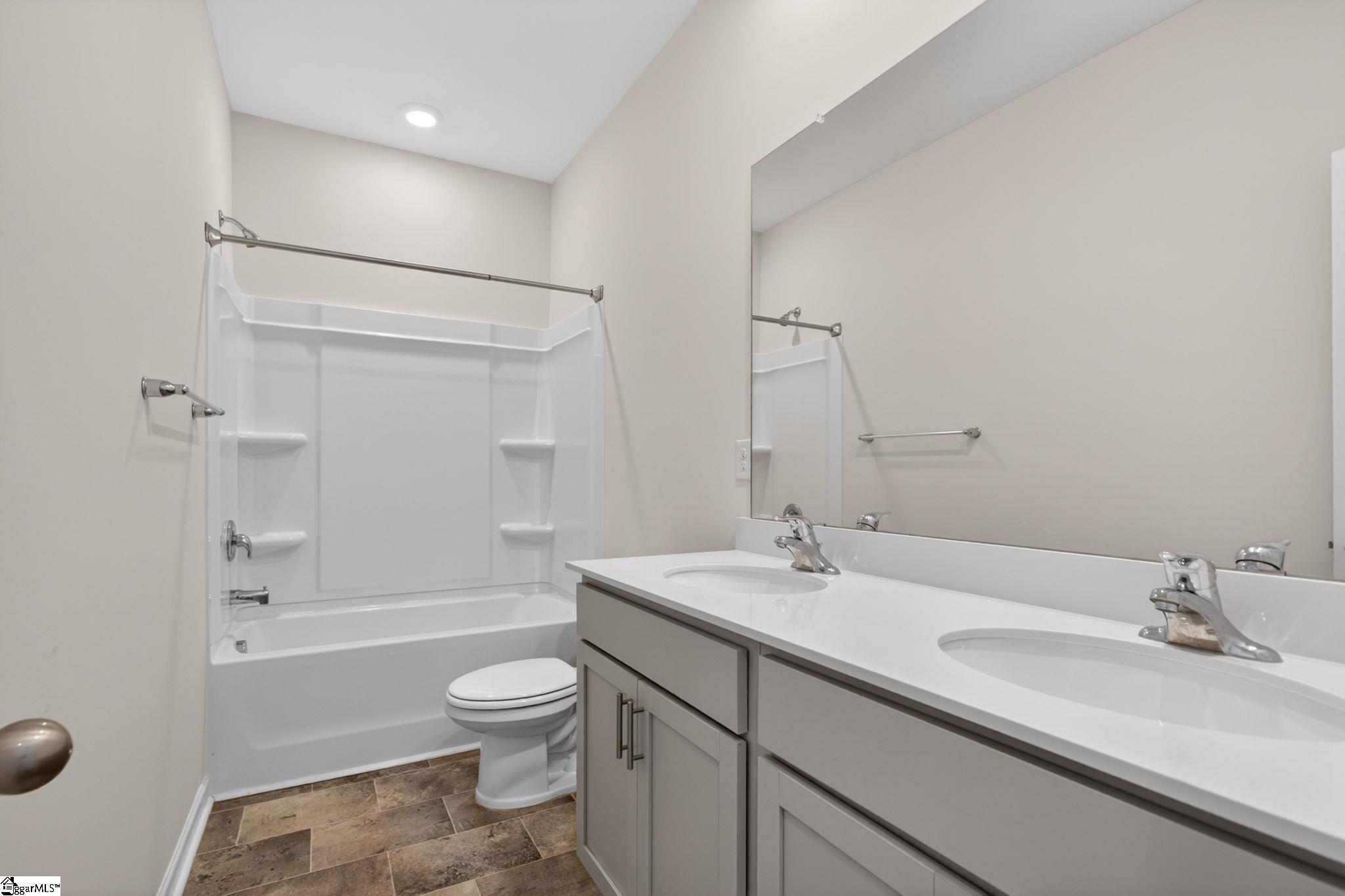1095 Longstone Way Spartanburg, SC 29306-7101