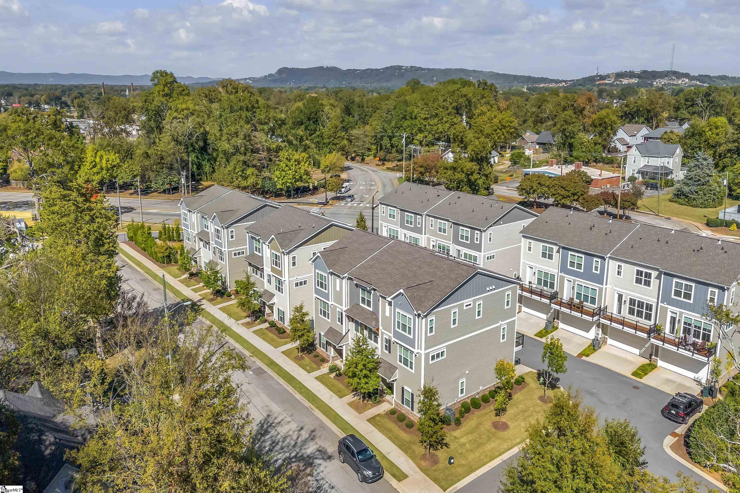 11 Keat Avenue Greenville, SC 29601
