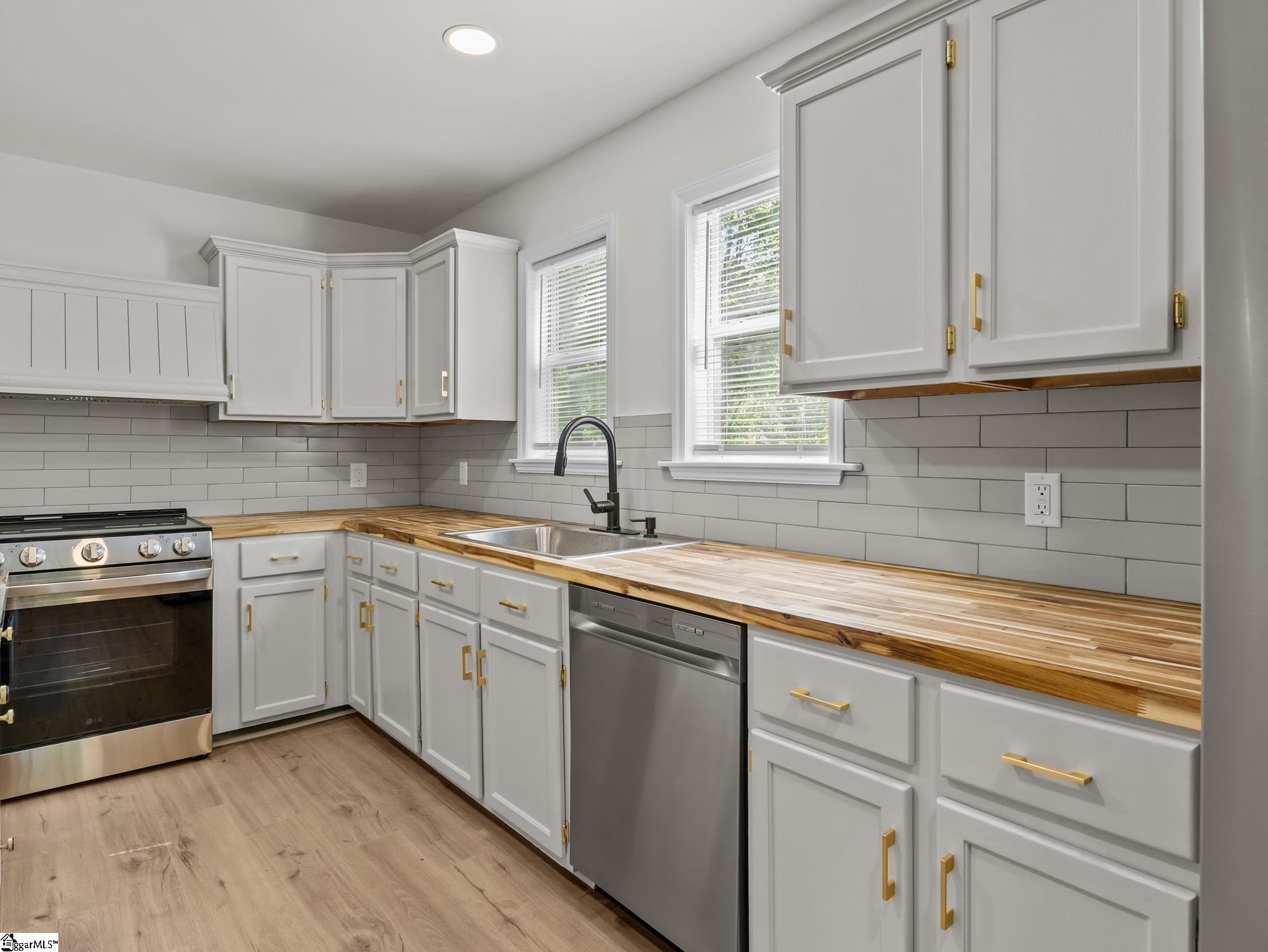 21298 E Highway Laurens, SC 29360