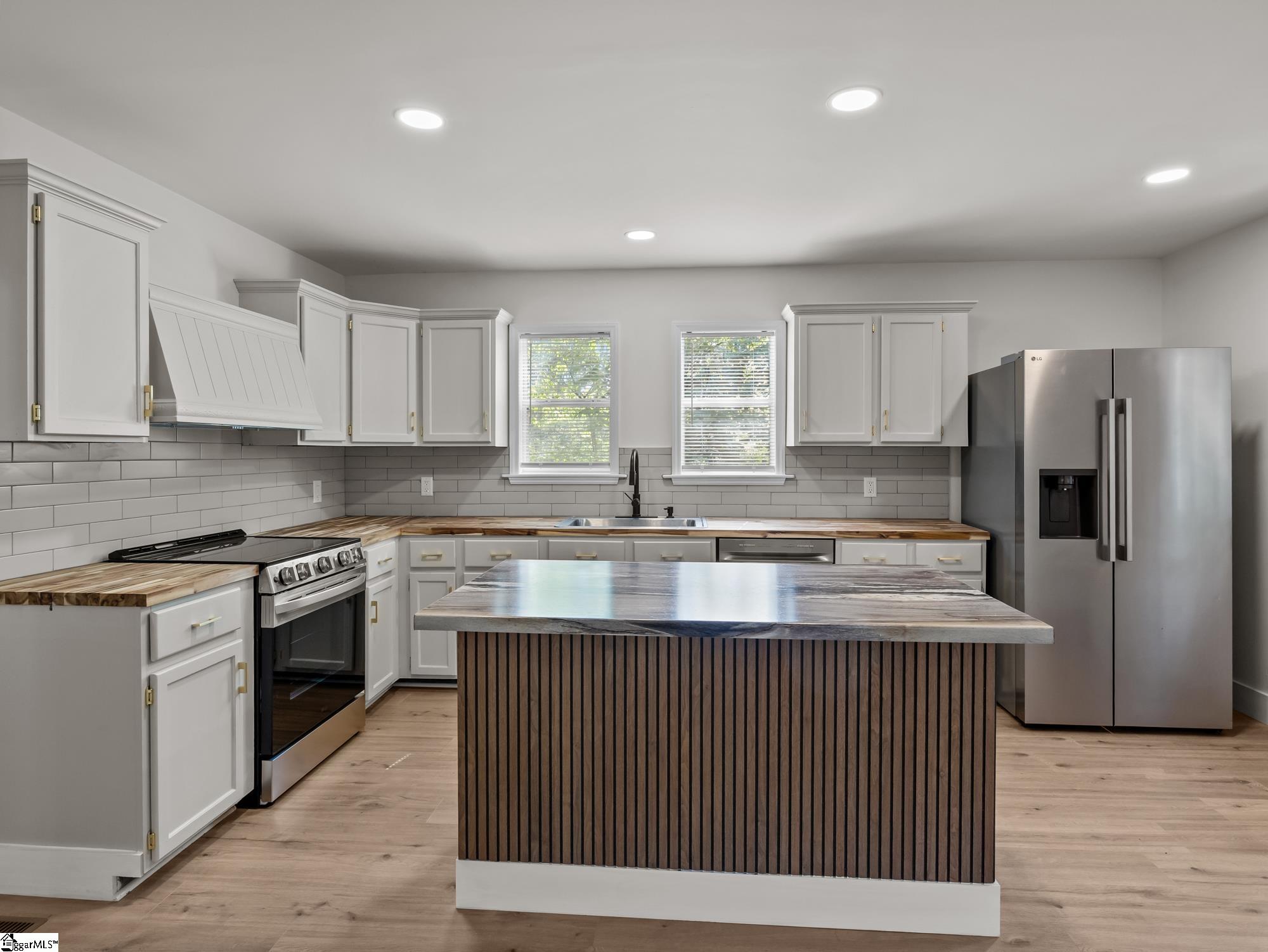 21298 E Highway Laurens, SC 29360