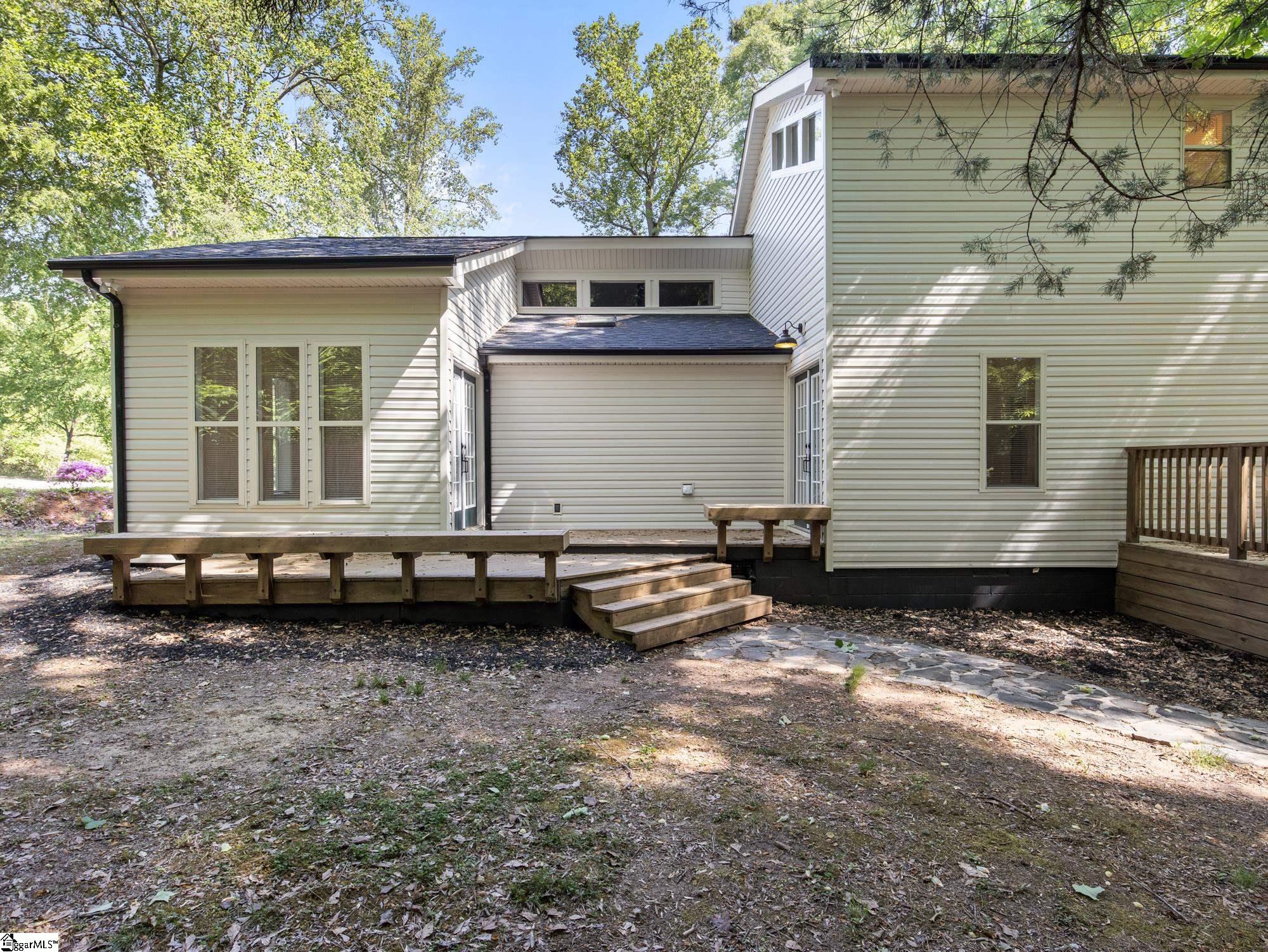 21298 E Highway Laurens, SC 29360