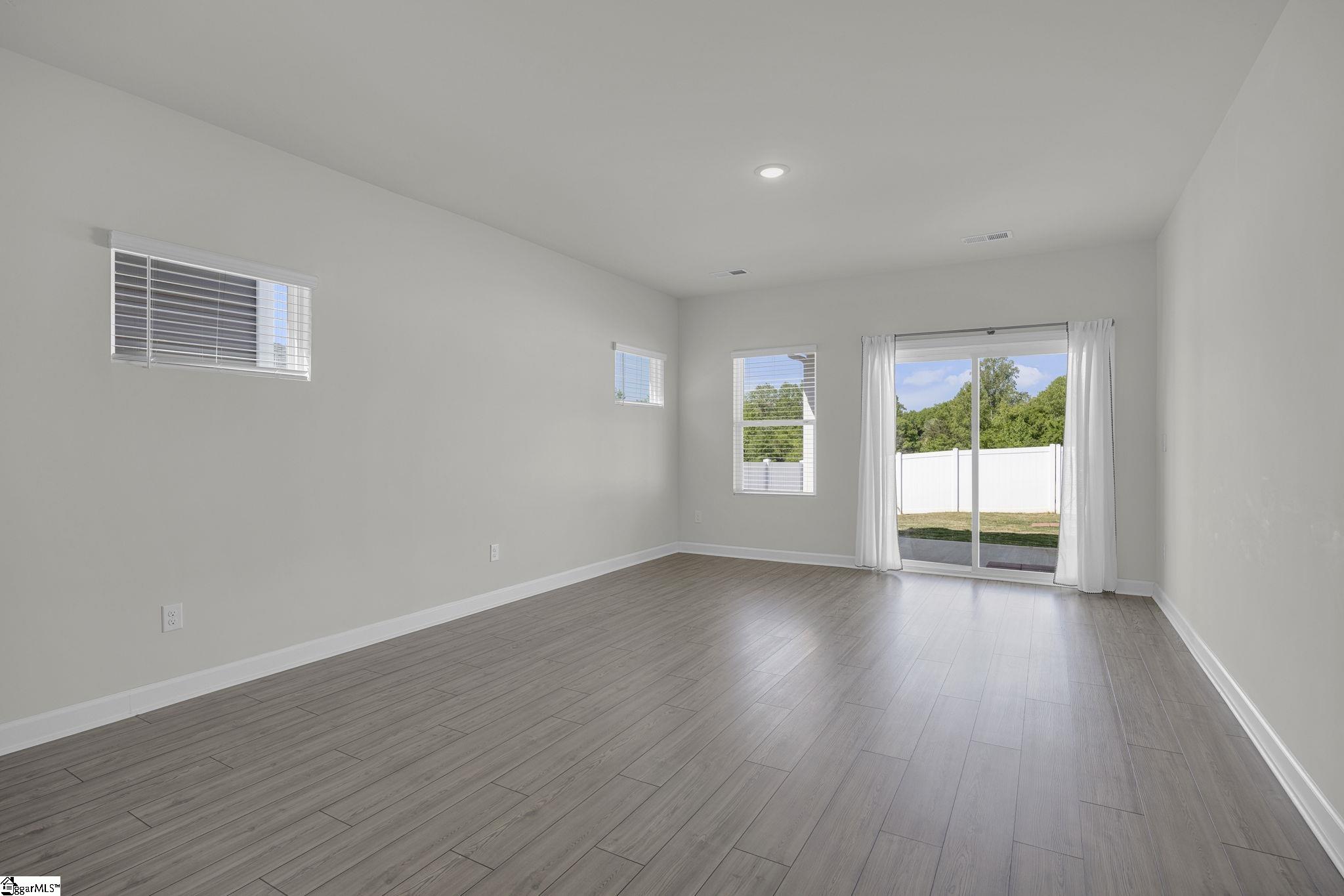 214 Coulter Court Pendelton, SC 29670