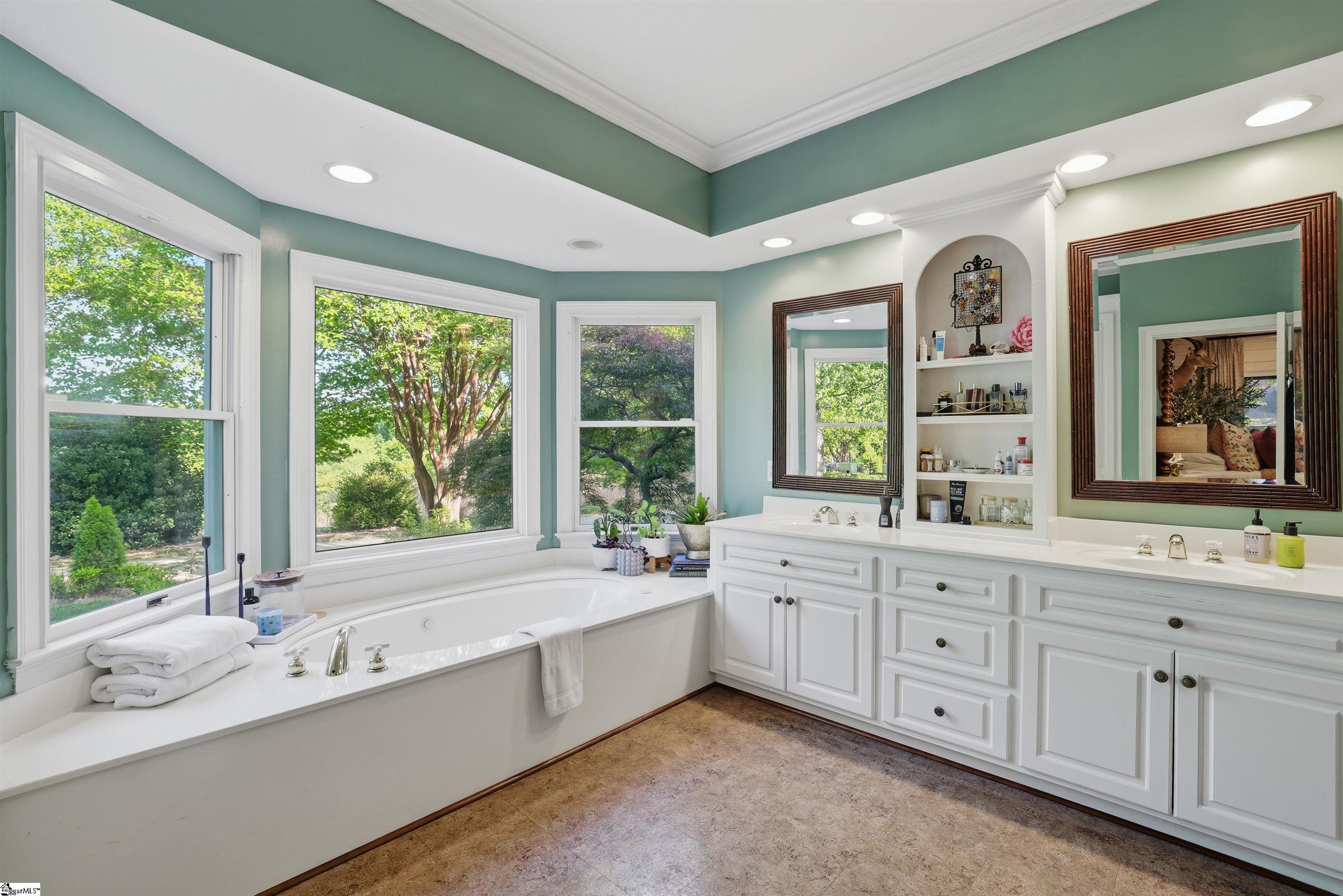 5 Paris Glen Way Greenville, SC 29609