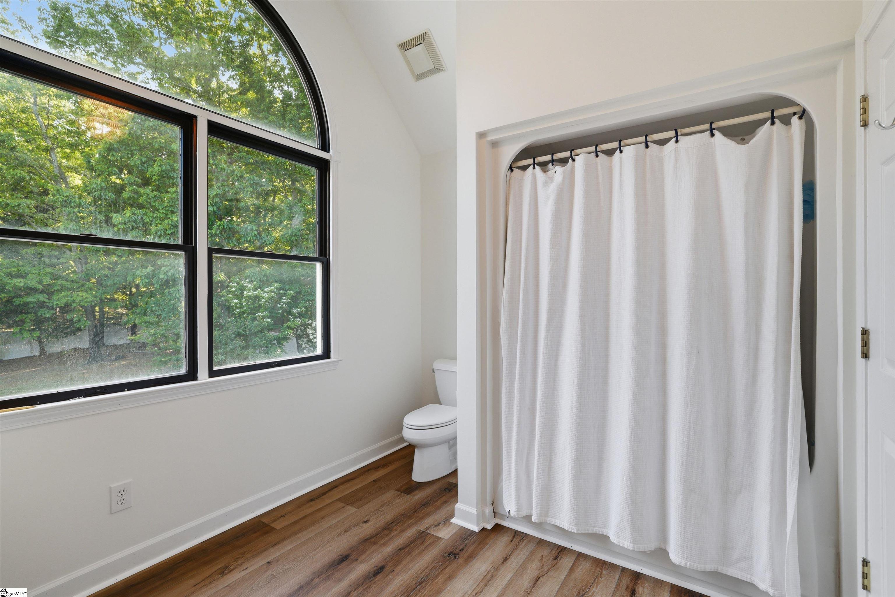 5 Paris Glen Way Greenville, SC 29609