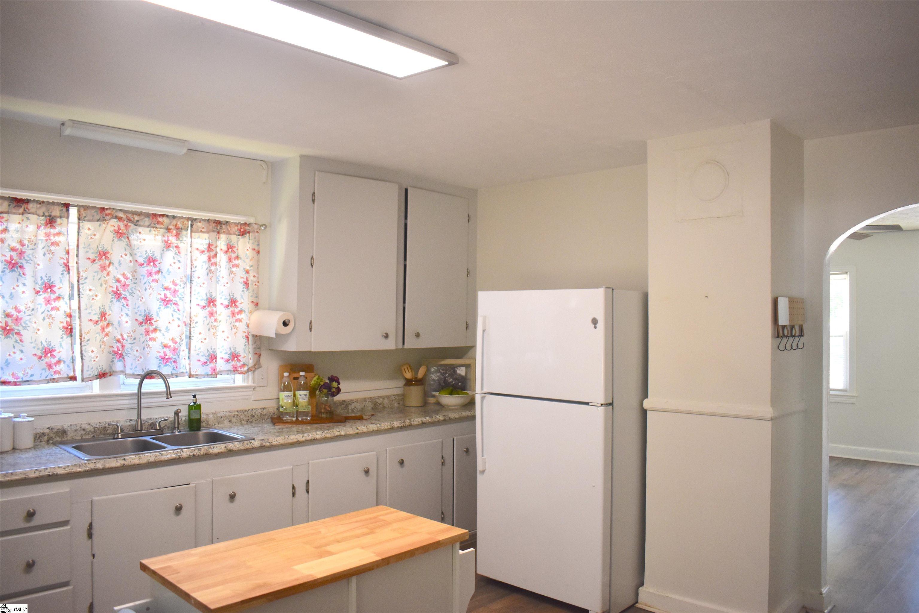 500 W 4th Avenue Easley, SC 29640