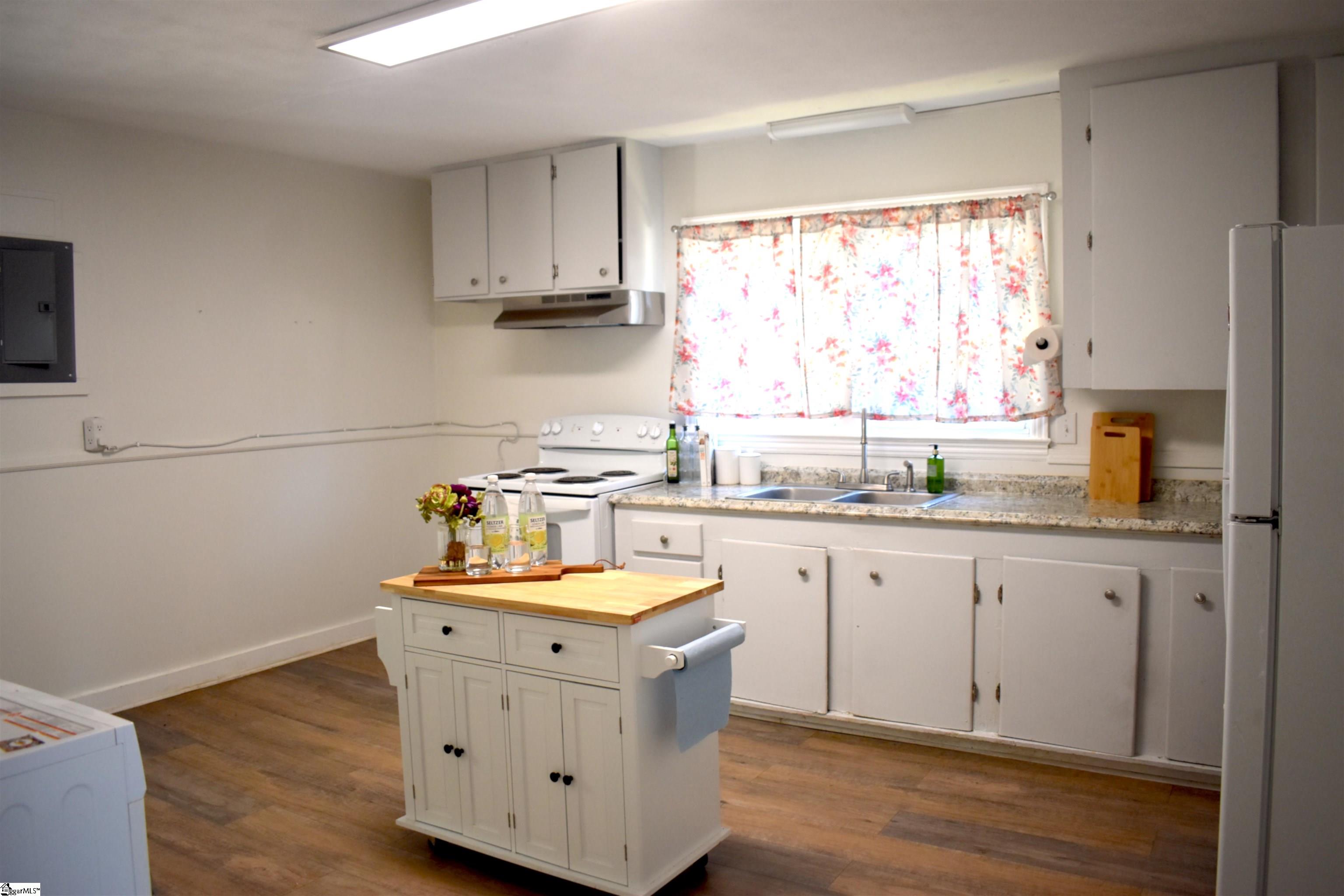 500 W 4th Avenue Easley, SC 29640