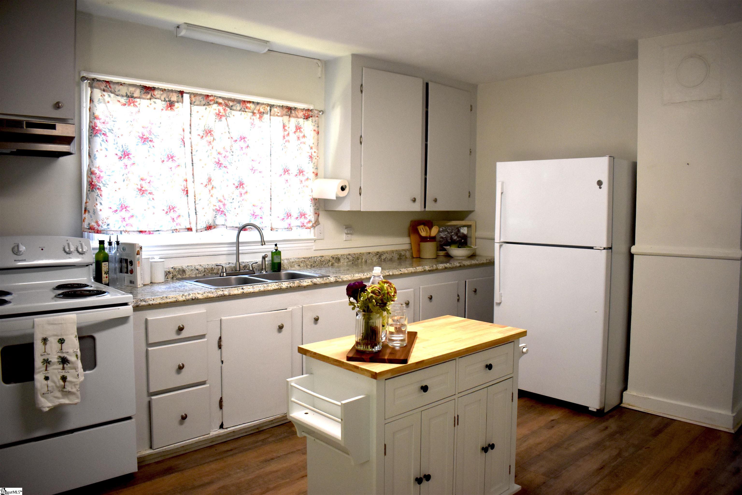 500 W 4th Avenue Easley, SC 29640