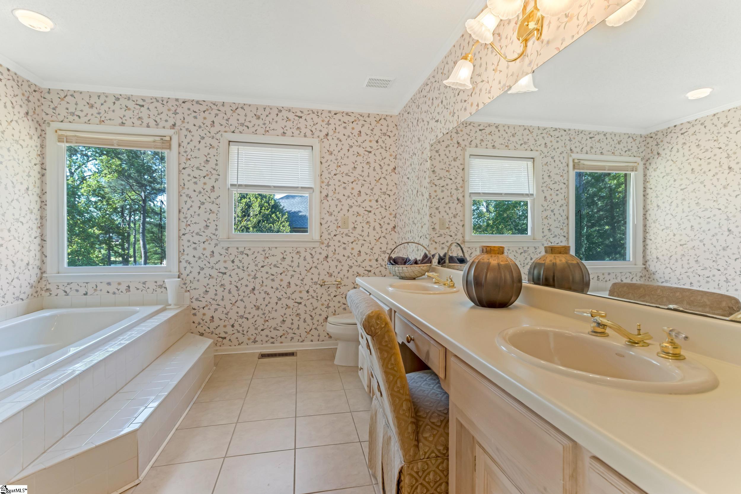 107 South Pointe Court Moore, SC 29369