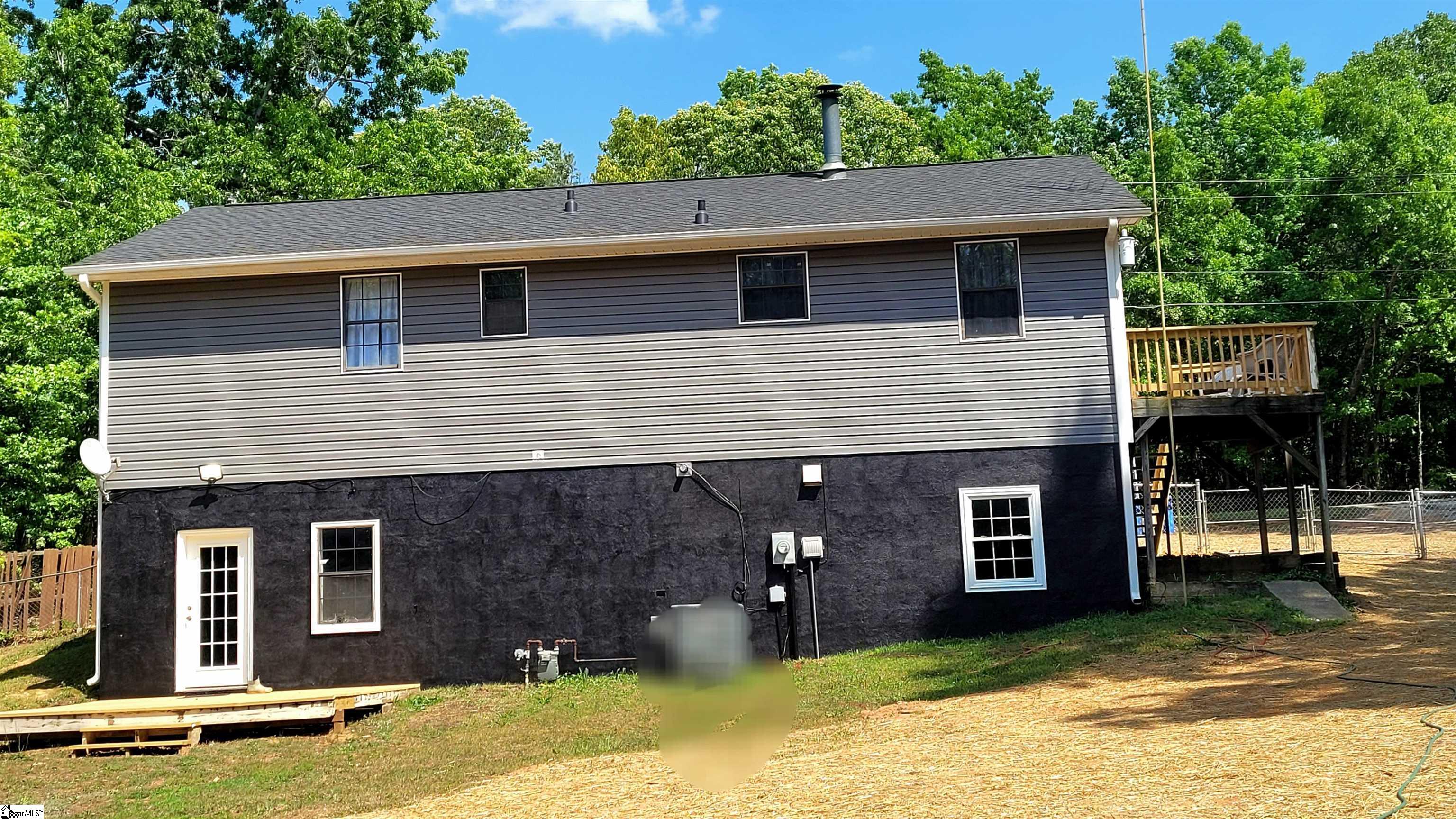 5202 Fairview Road Gray Court, SC 29645