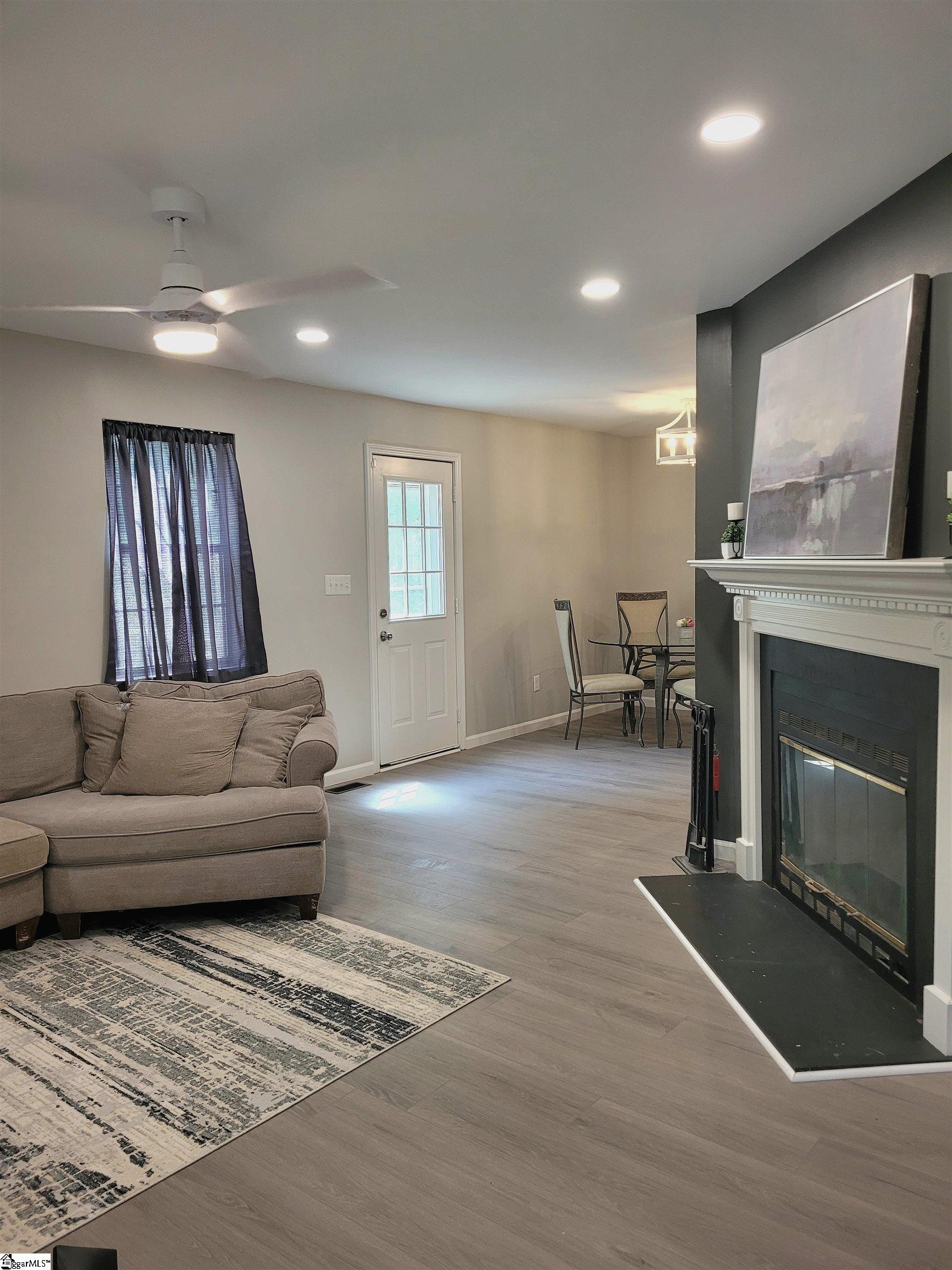 5202 Fairview Road Gray Court, SC 29645