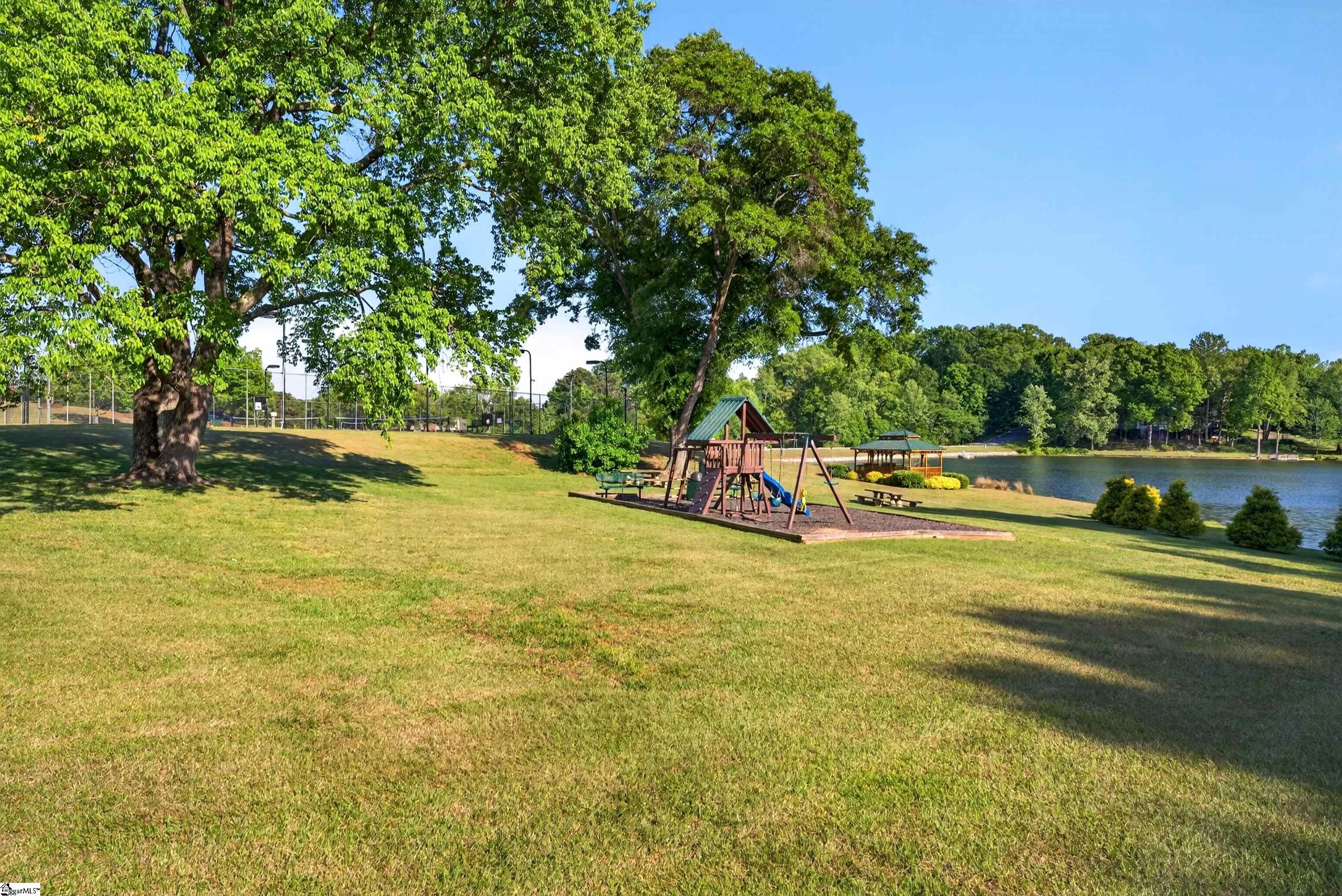 106 Riverbank Court Moore, SC 29369