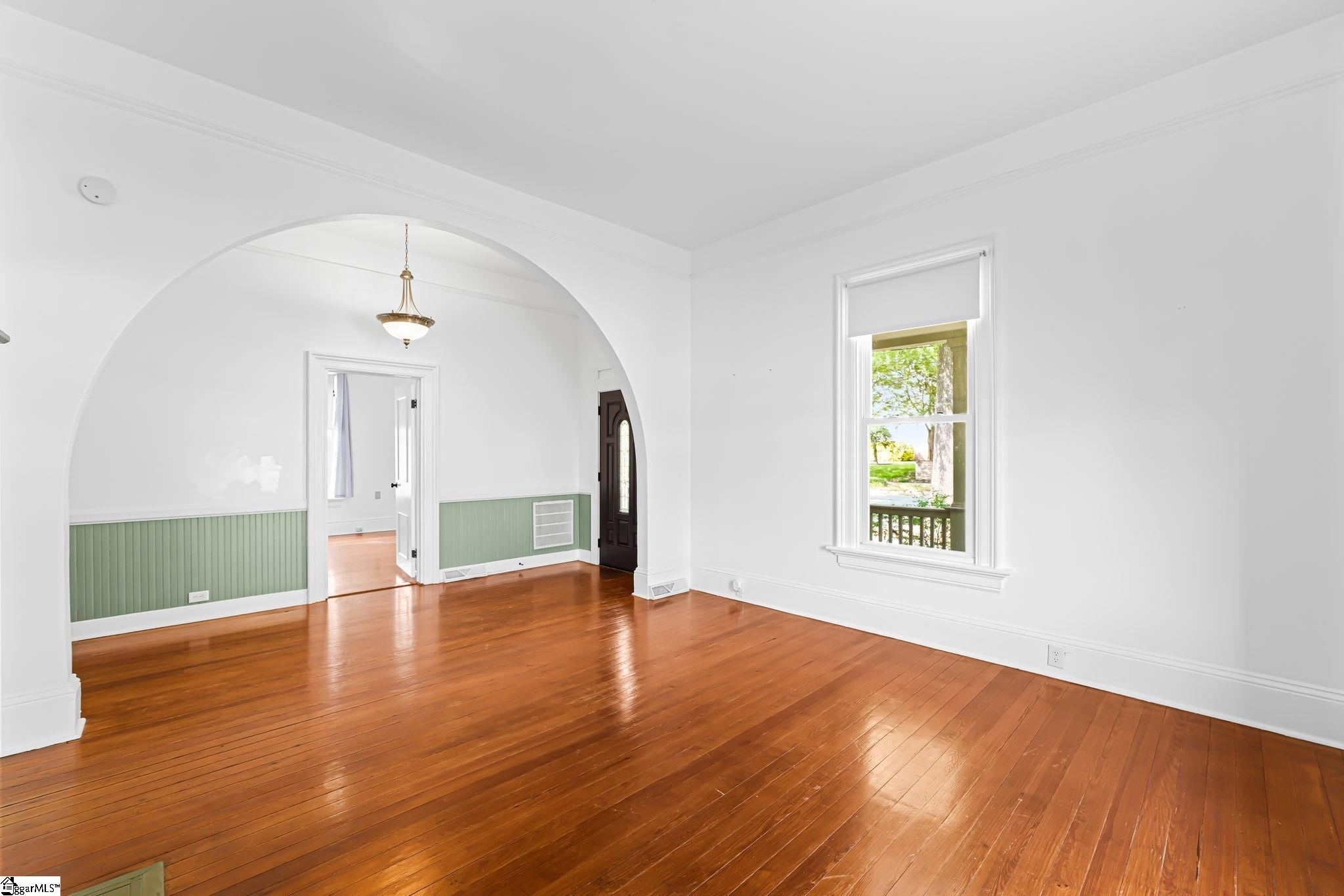117 Asbury Avenue Greenville, SC 29601
