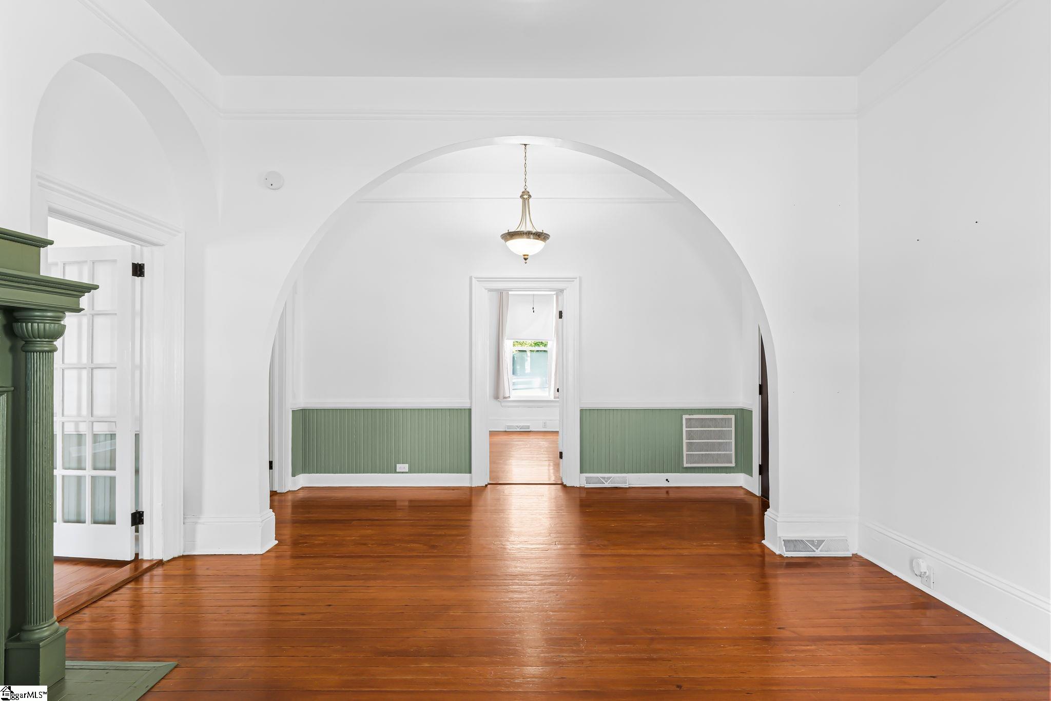 117 Asbury Avenue Greenville, SC 29601