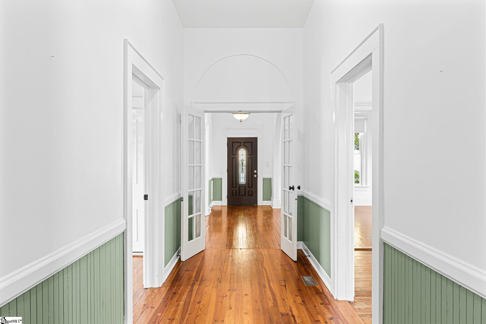 117 Asbury Avenue Greenville, SC 29601