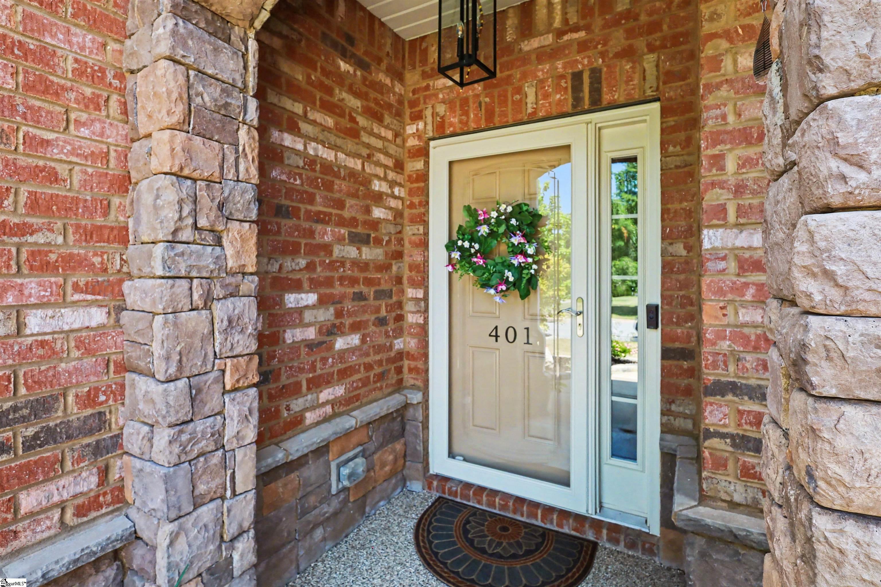 401 Woodland Oaks Court Simpsonville, SC 29681