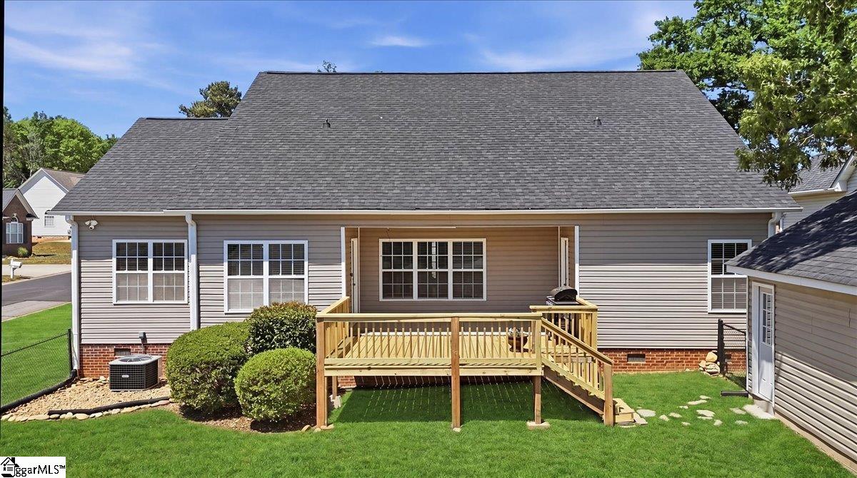 102 Teakwood Court Boiling Springs, SC 29316