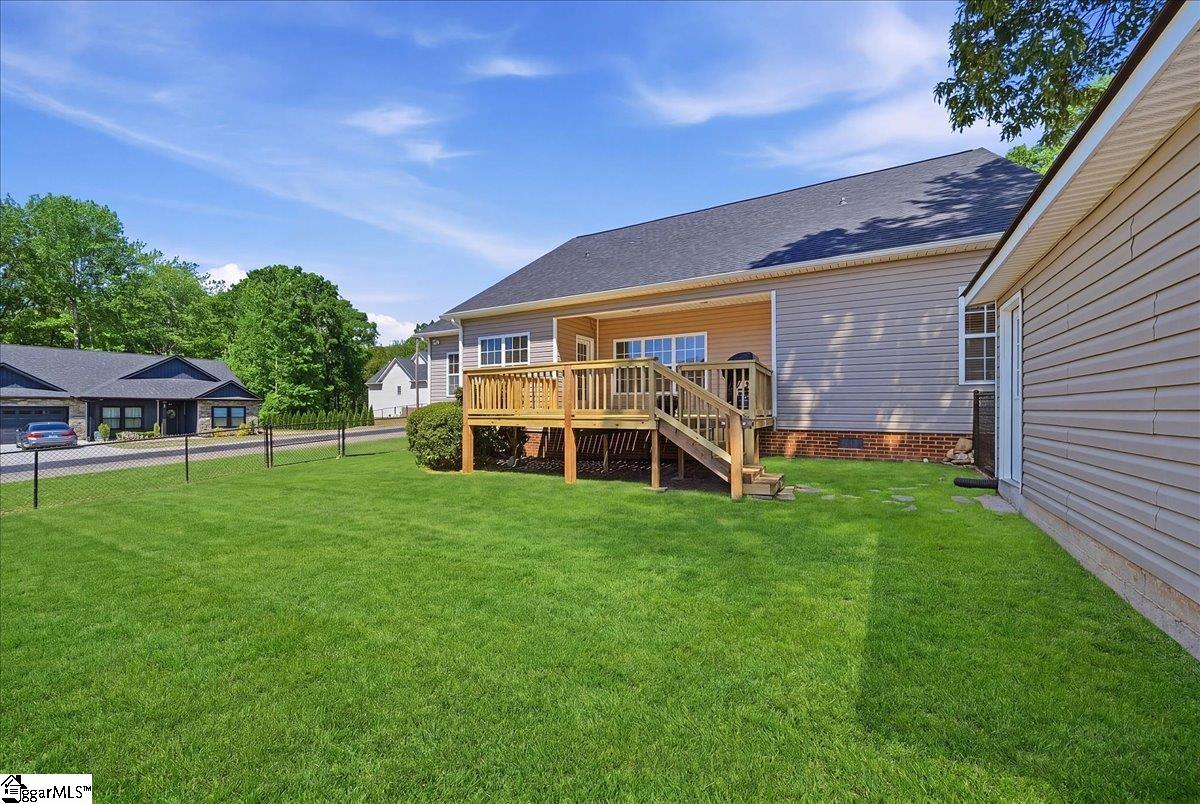 102 Teakwood Court Boiling Springs, SC 29316