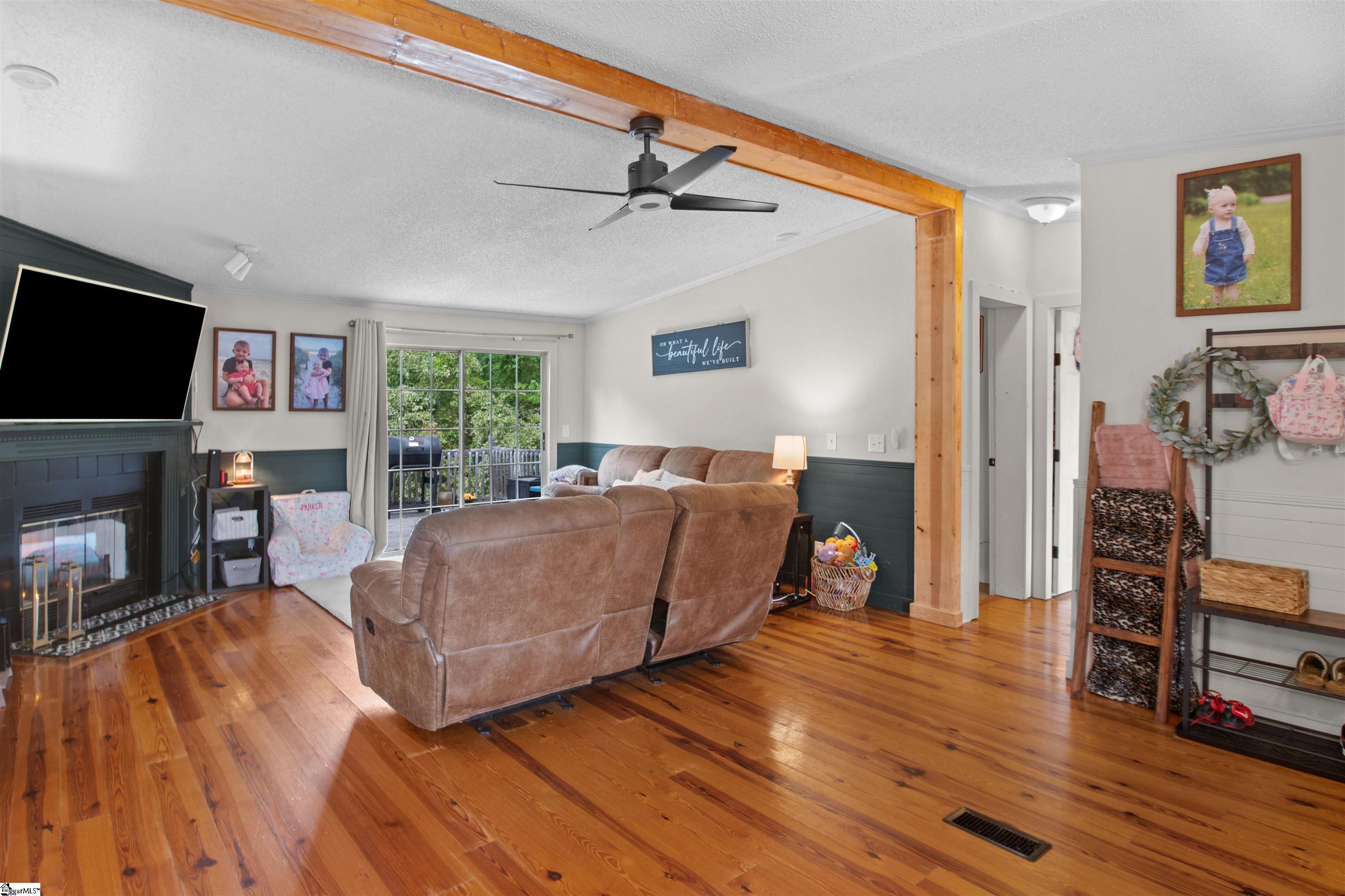 1504 E Saluda Lake Road Greenville, SC 29611