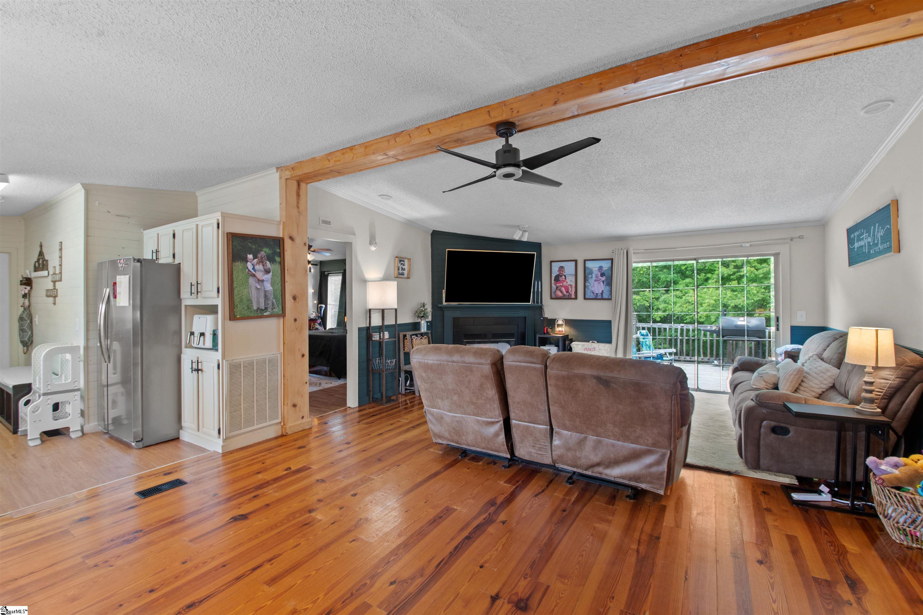 1504 E Saluda Lake Road Greenville, SC 29611