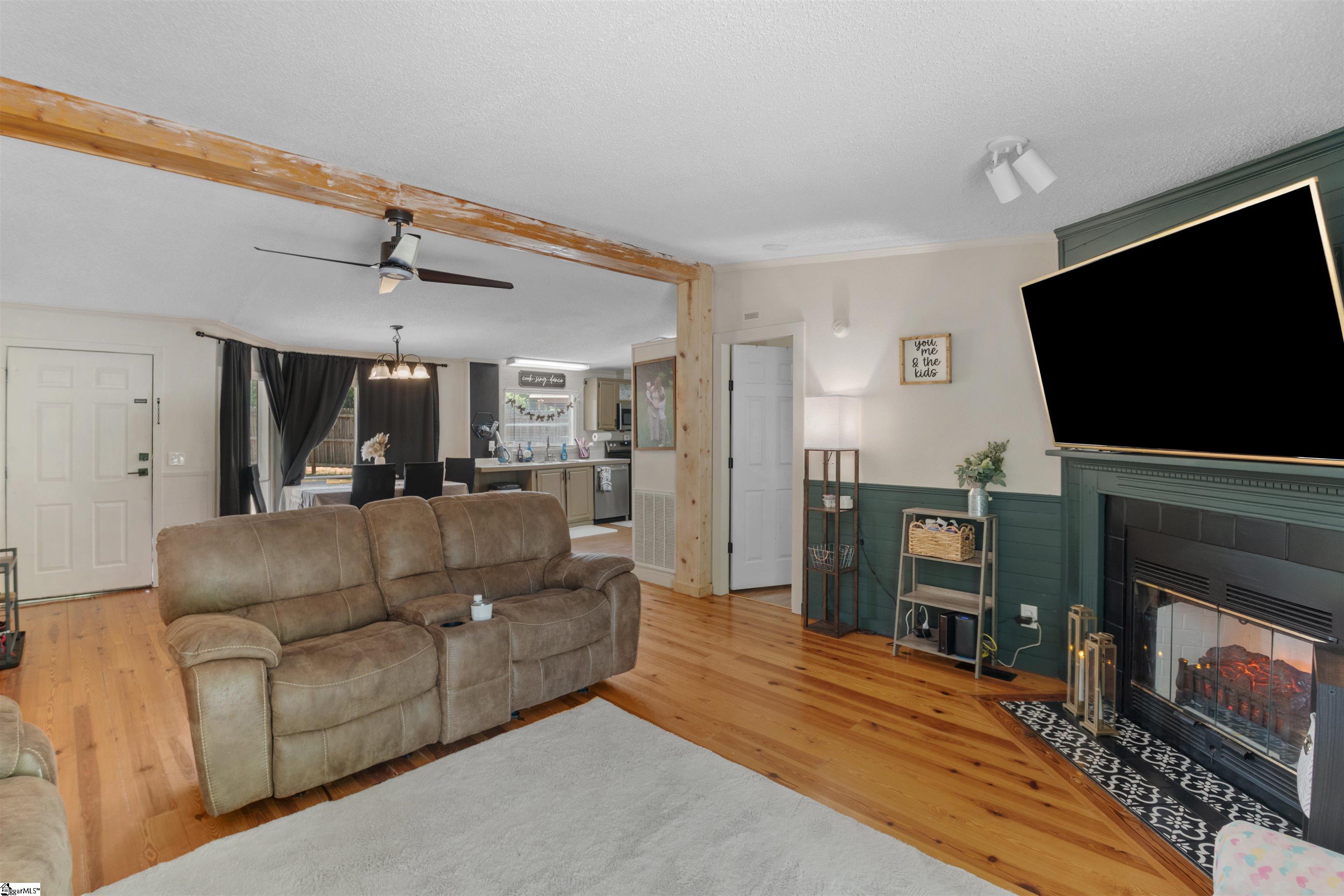1504 E Saluda Lake Road Greenville, SC 29611