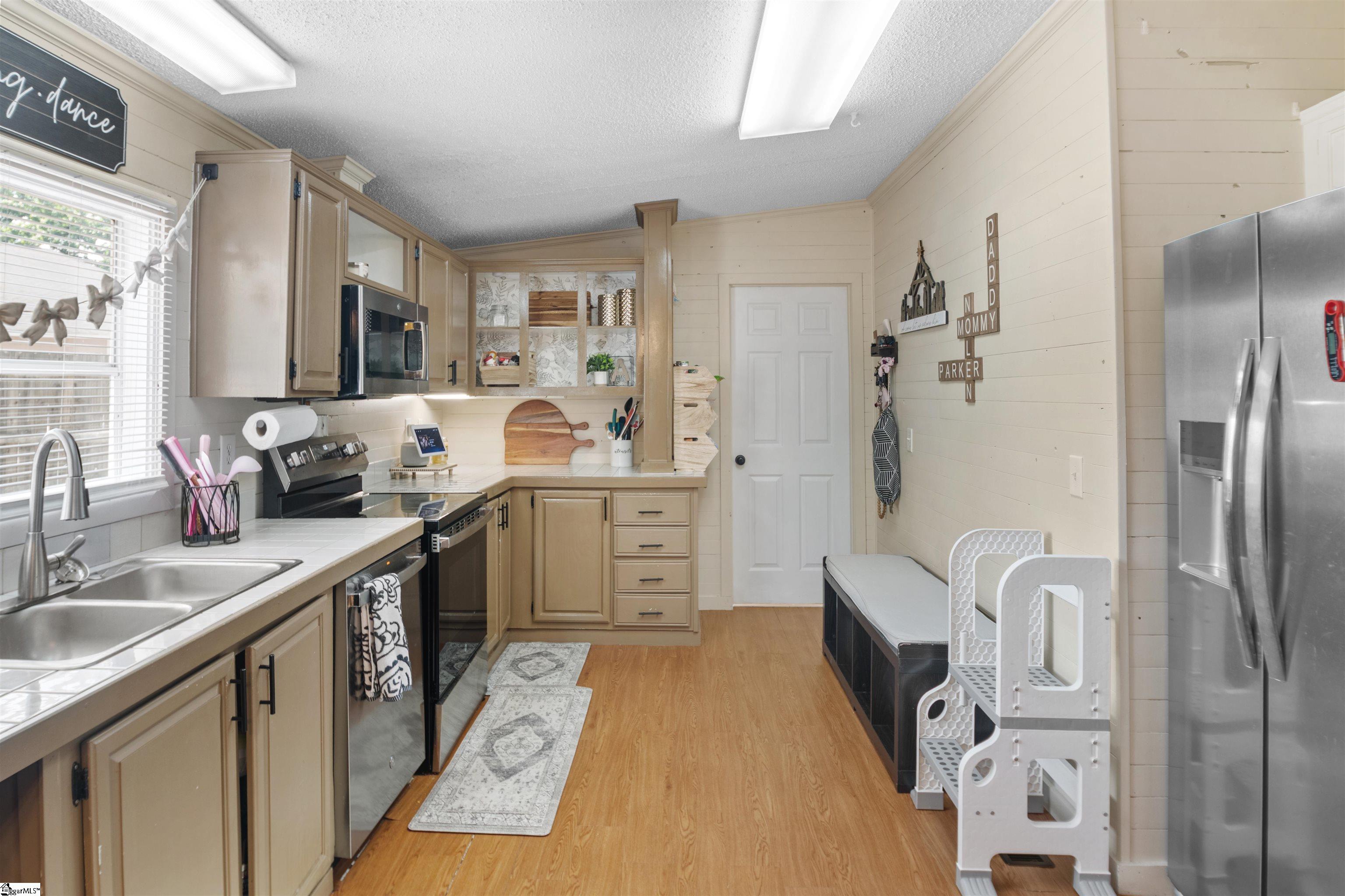 1504 E Saluda Lake Road Greenville, SC 29611