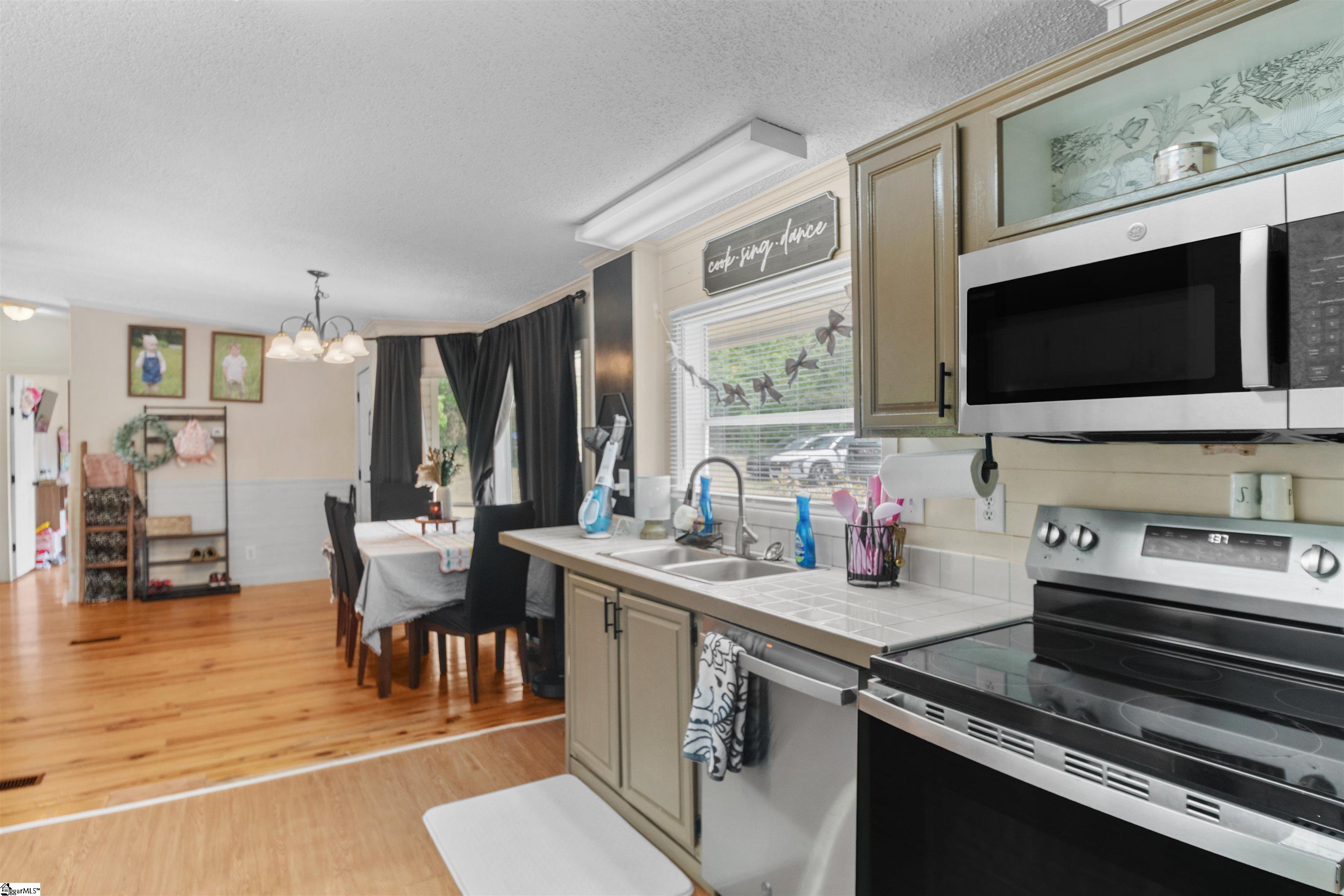 1504 E Saluda Lake Road Greenville, SC 29611