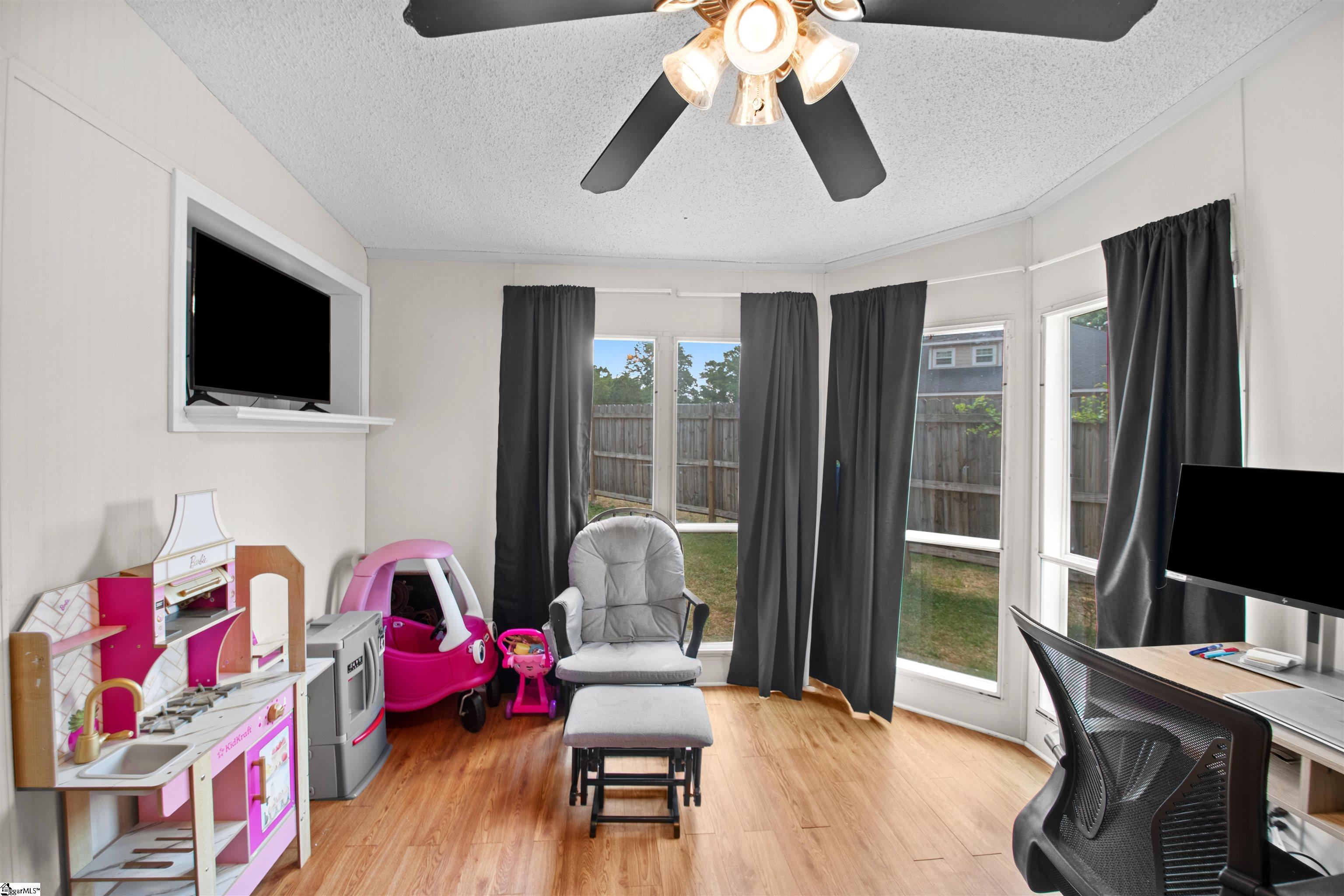 1504 E Saluda Lake Road Greenville, SC 29611