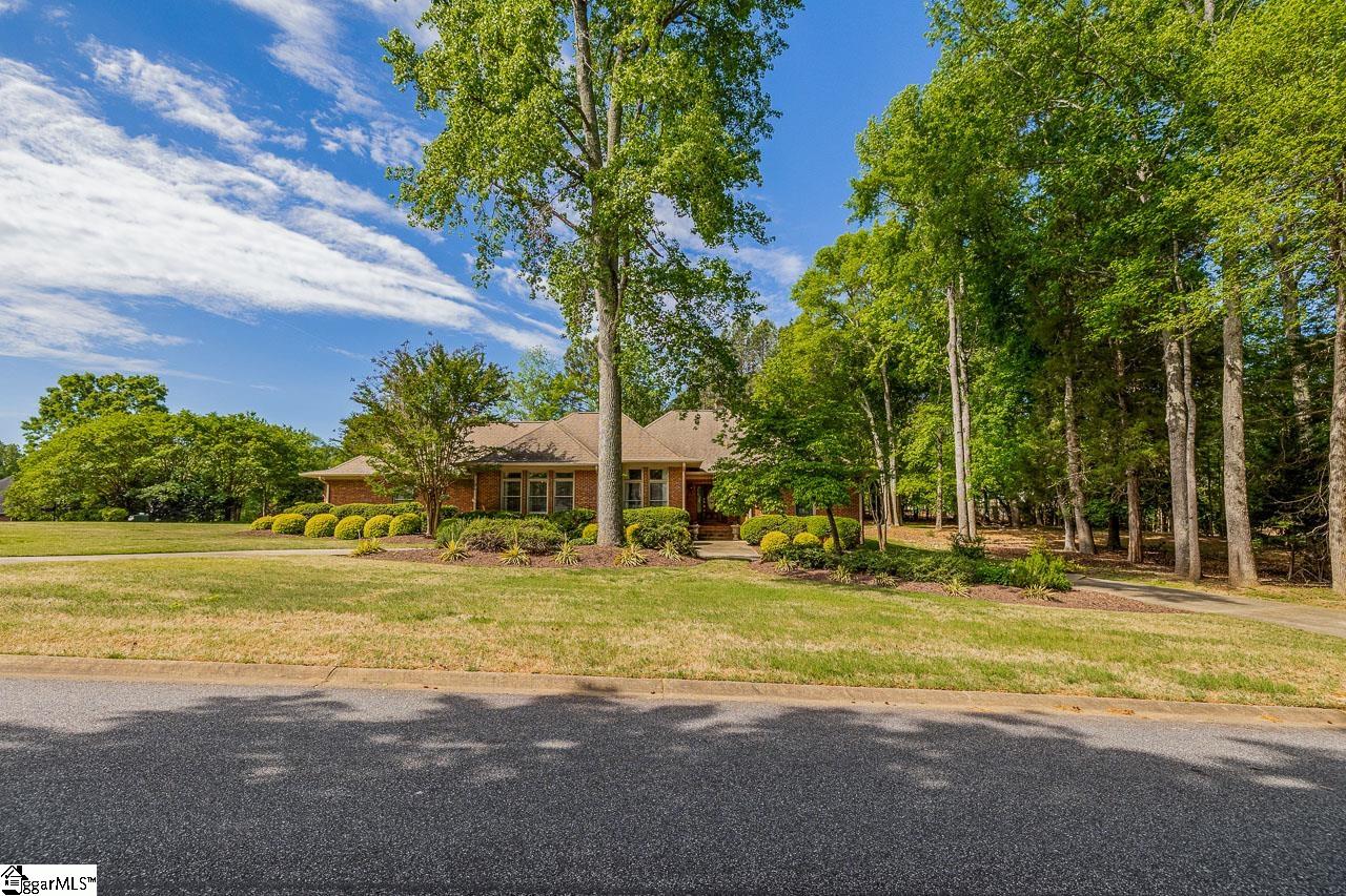 216 Muirfield Drive Spartanburg, SC 29306