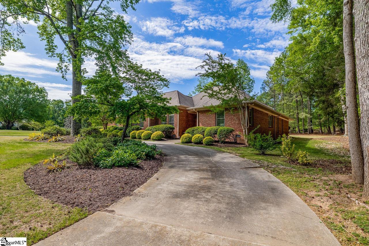 216 Muirfield Drive Spartanburg, SC 29306