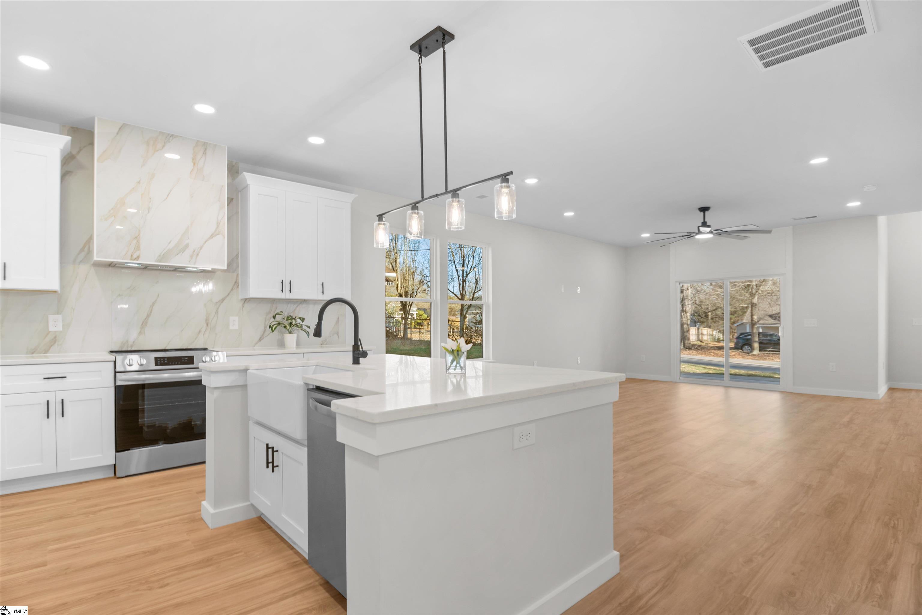 301 Front Street Easley, SC 29640