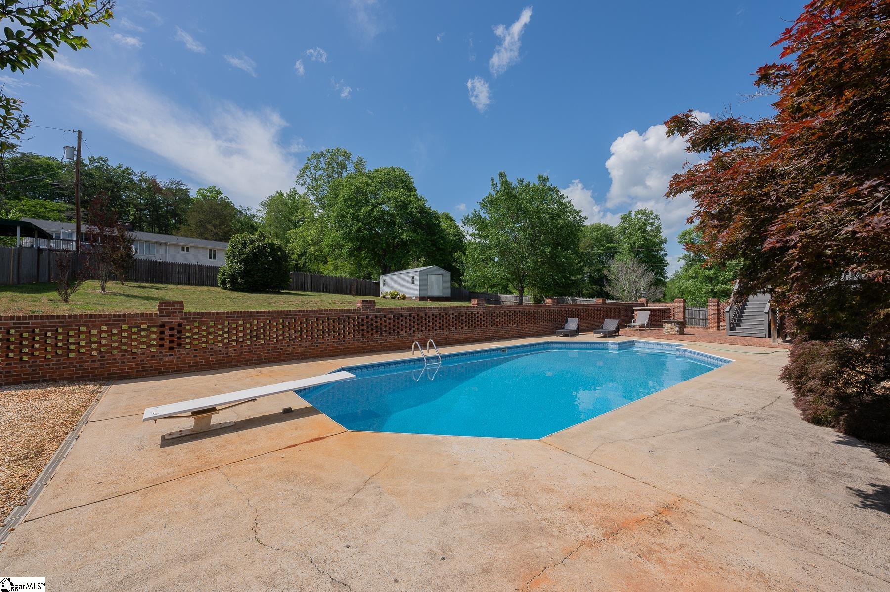 2 Buckhorn Drive Greenville, SC 29609
