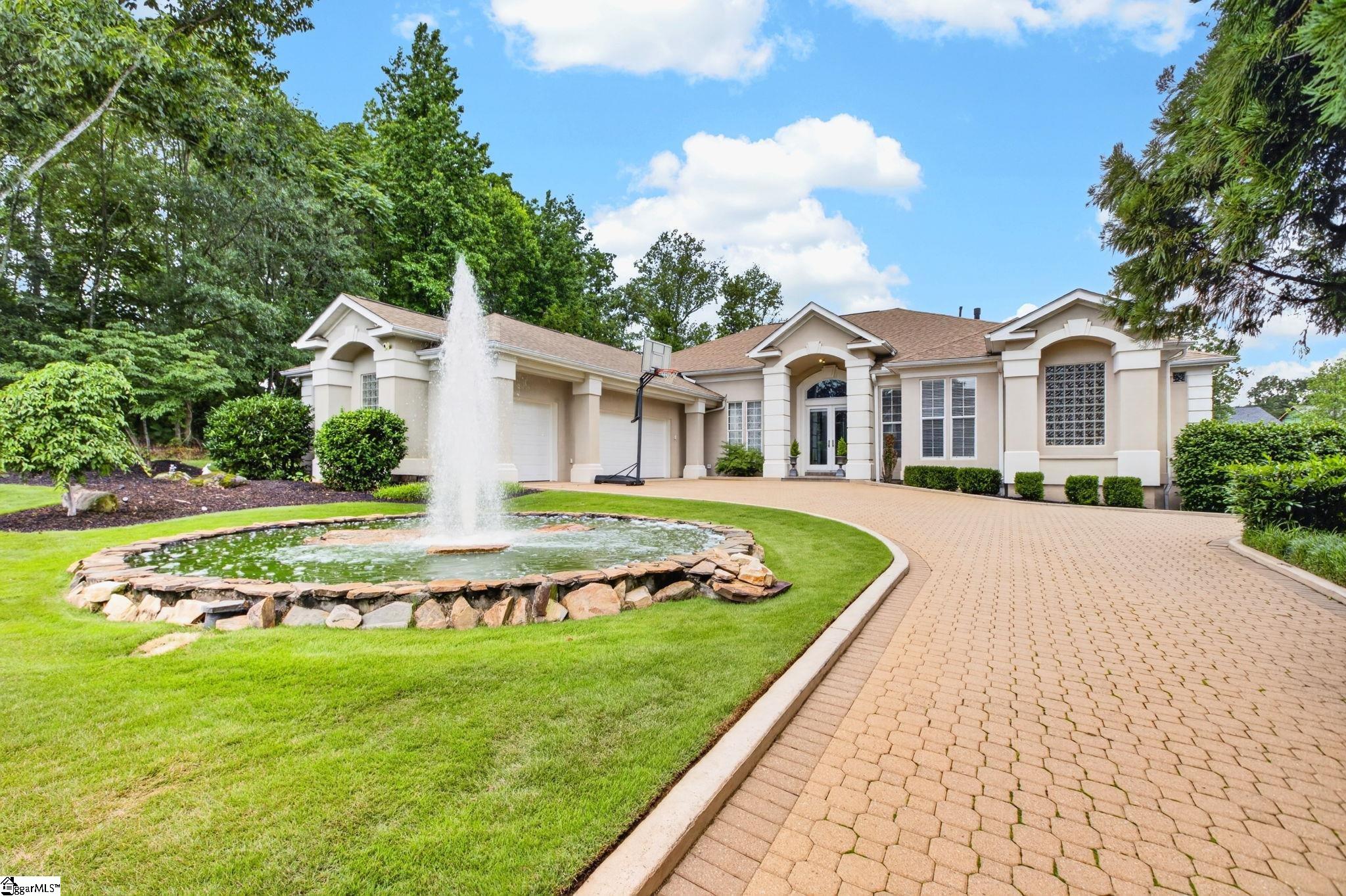 5 Country Squire Court Greenville, SC 29615