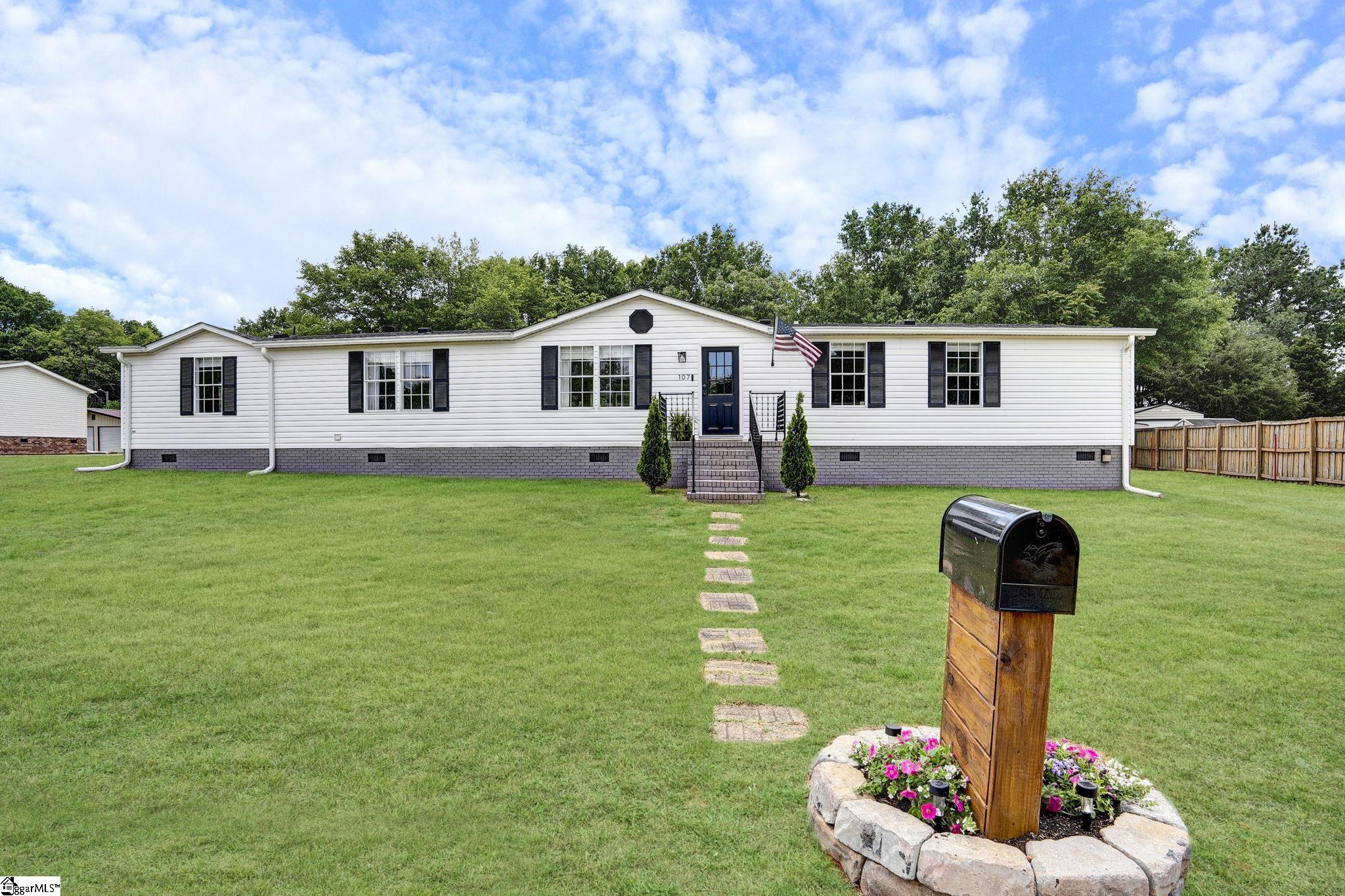 107 Floral Wood Way Pelzer, SC 29669