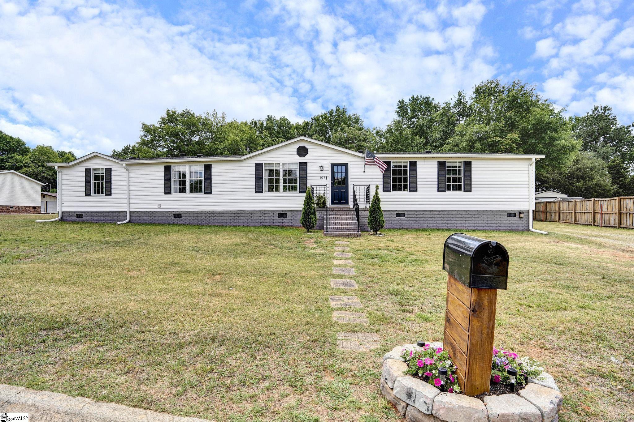 107 Floral Wood Way Pelzer, SC 29669