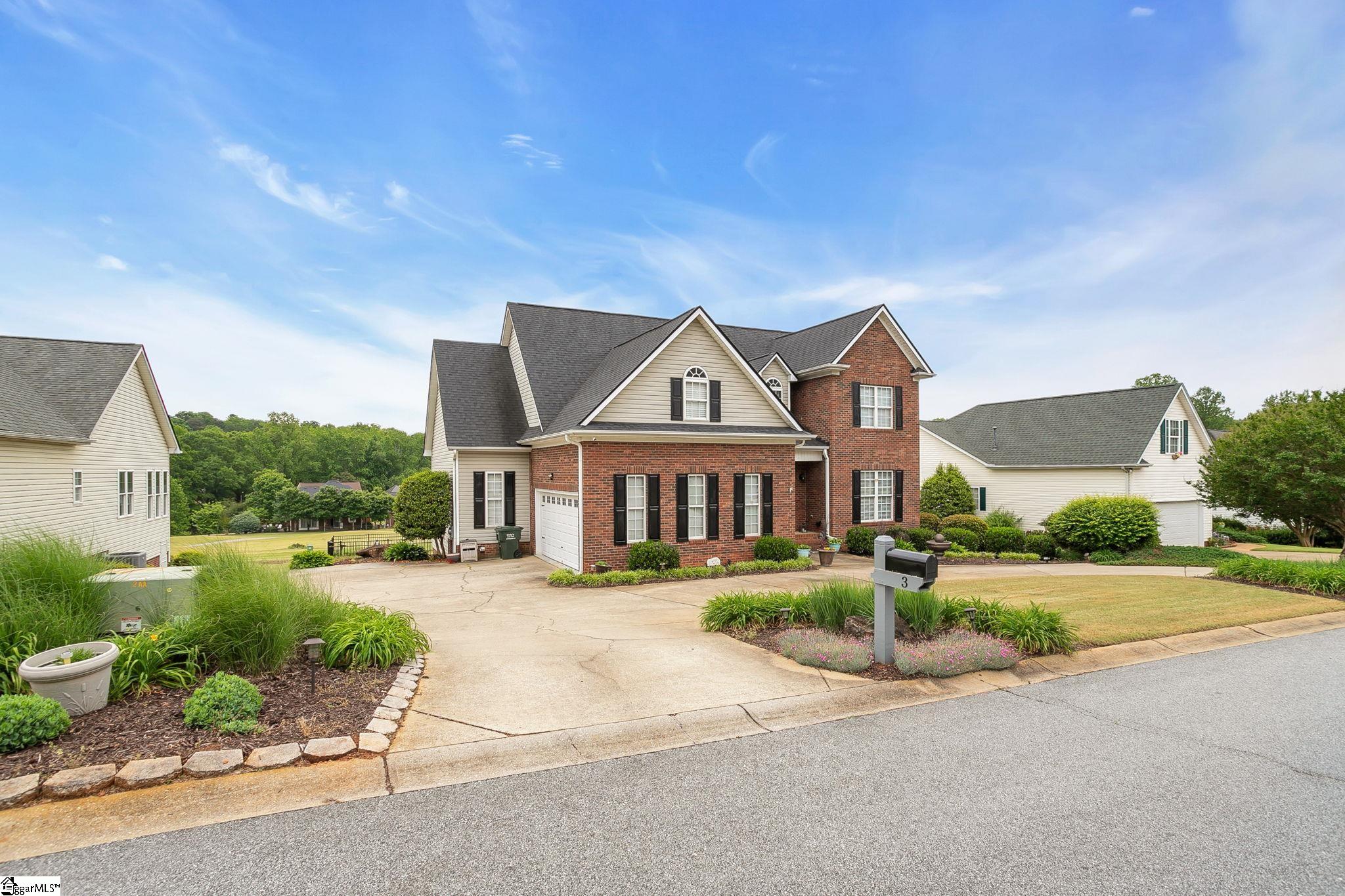 Photo 4 of Single family home for sale at 3 Tee Time Ct, Greenville, SC 29609 | MLS# 1590250 | Listing updated on 2026-09-16
