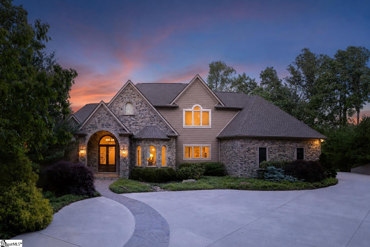 39 The Cliffs Parkway