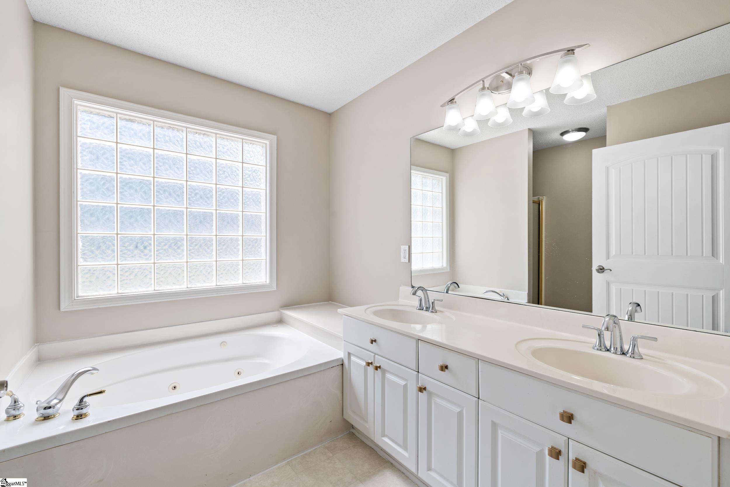 200 Holly Chase Drive Piedmont, SC 29673