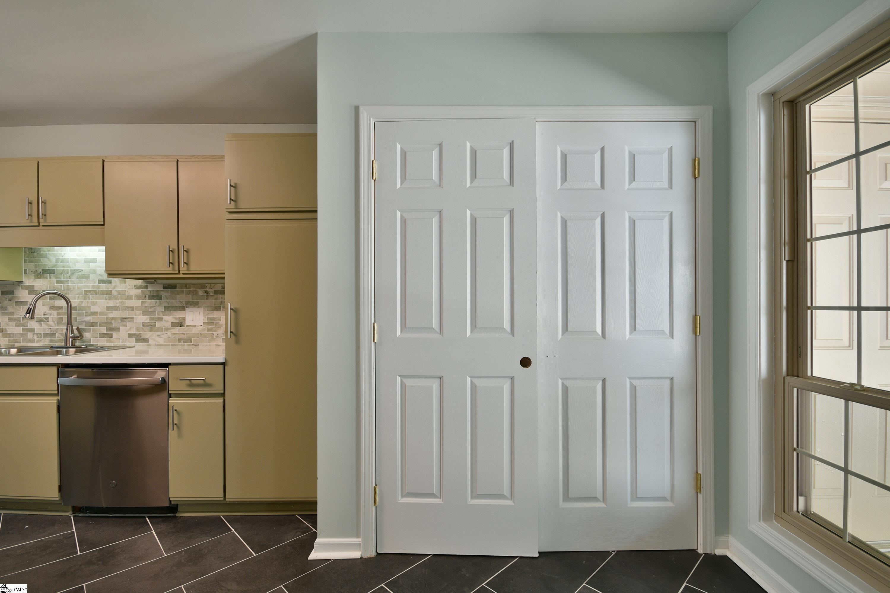 73 Forest Lake Drive Greenville, SC 29681