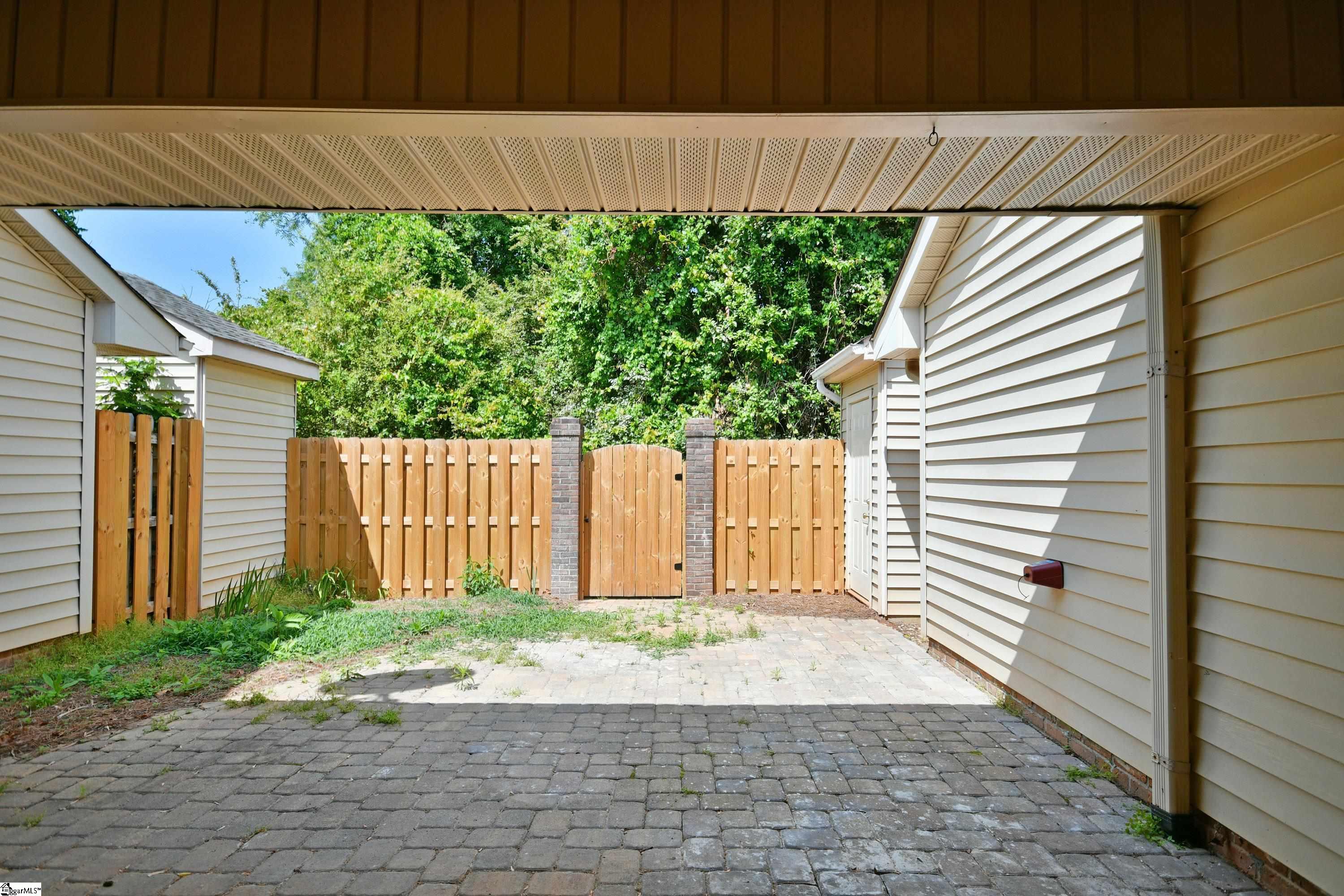 73 Forest Lake Drive Greenville, SC 29681